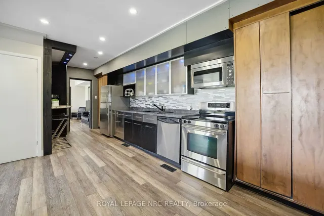 Additional property image - 33 LESLIE Dr