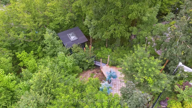 Additional property image - 33 LESLIE Dr