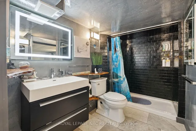 Additional property image - 33 LESLIE Dr