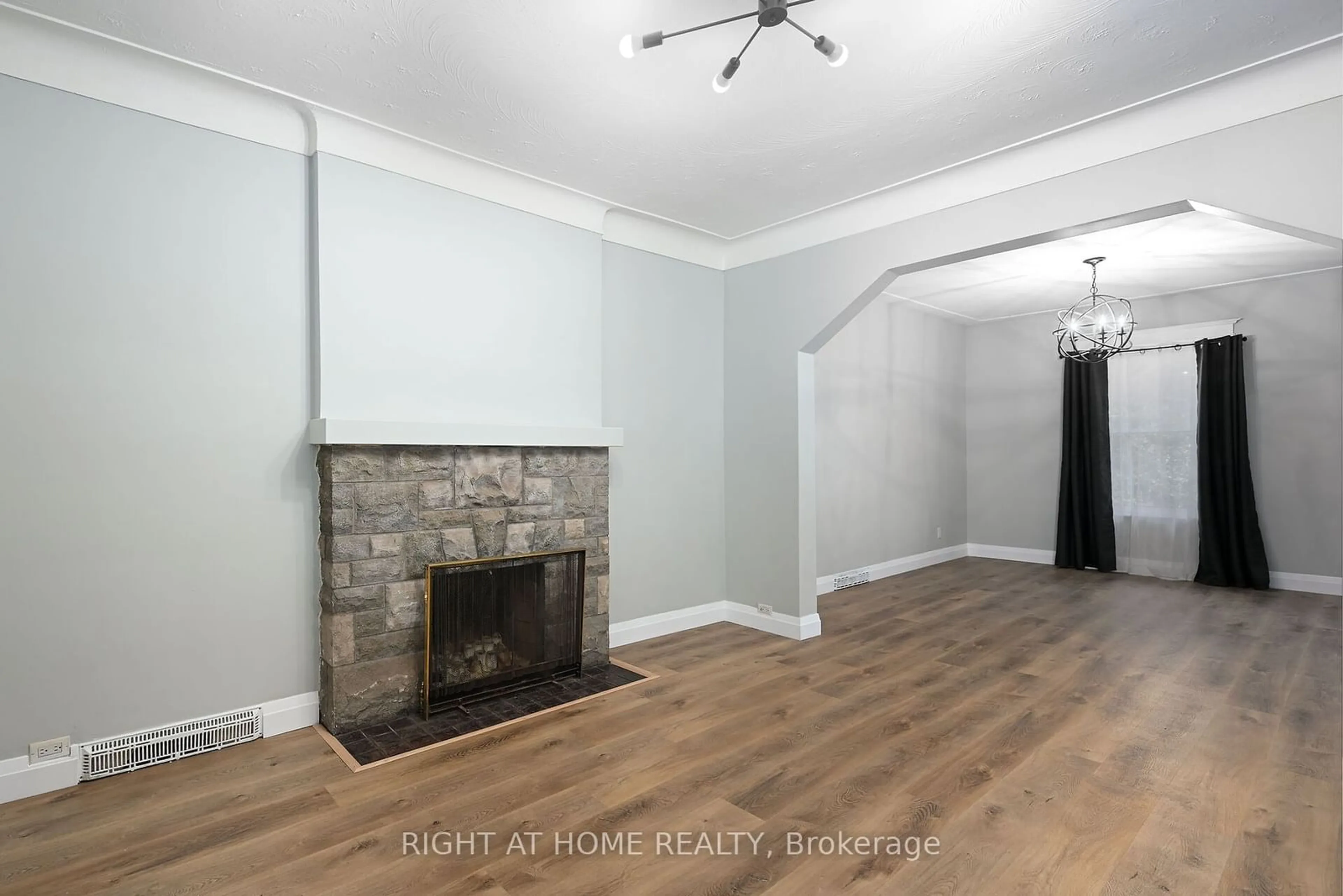 A pic of a room for 30 Fairleigh Ave, Hamilton Ontario L8L 6H2