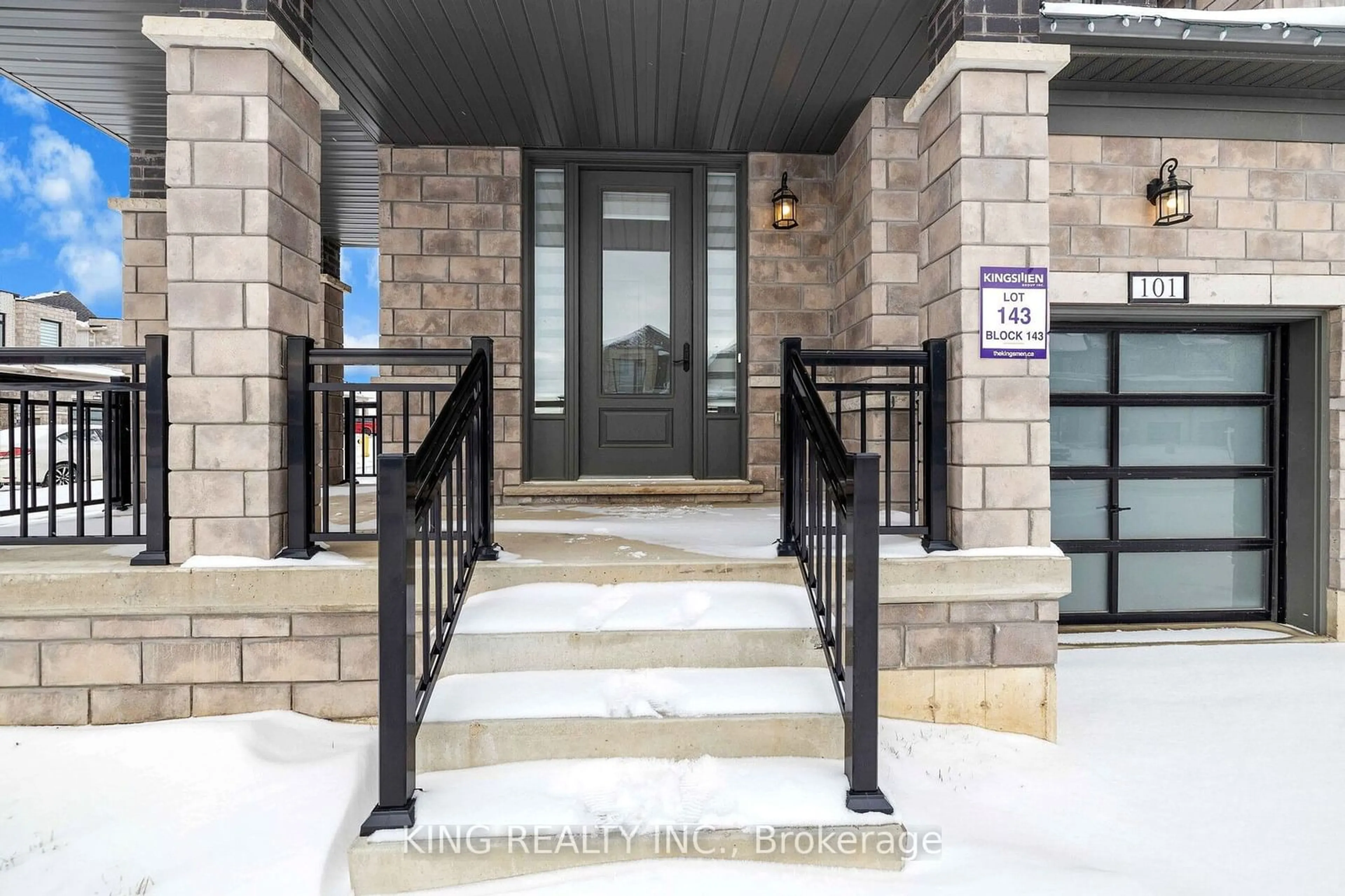 Indoor entryway for 101 Cole Terr, Woodstock Ontario N4T 0P4