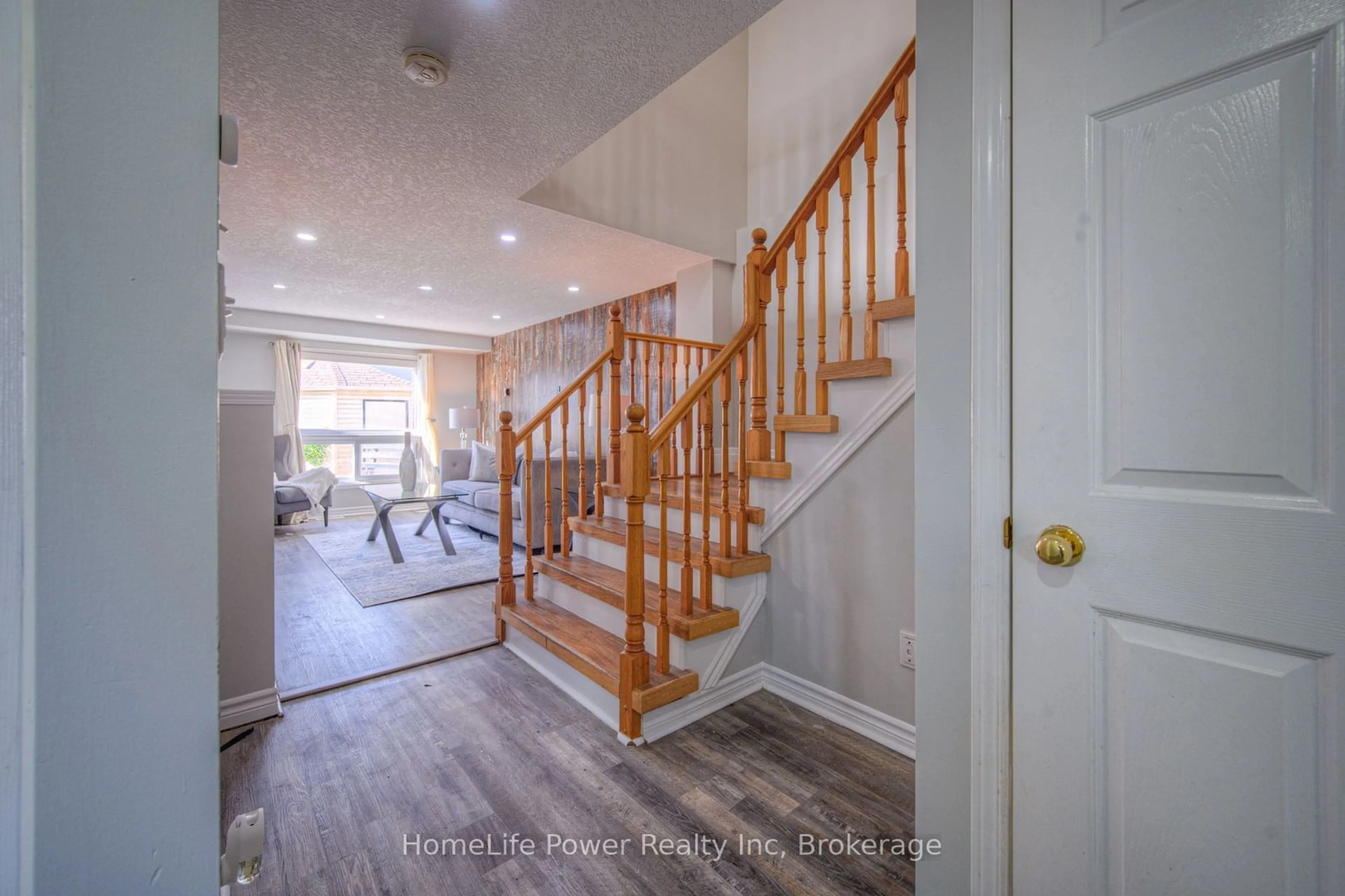 Indoor entryway for 83 Bridlewreath St, Kitchener Ontario N2E 3V6