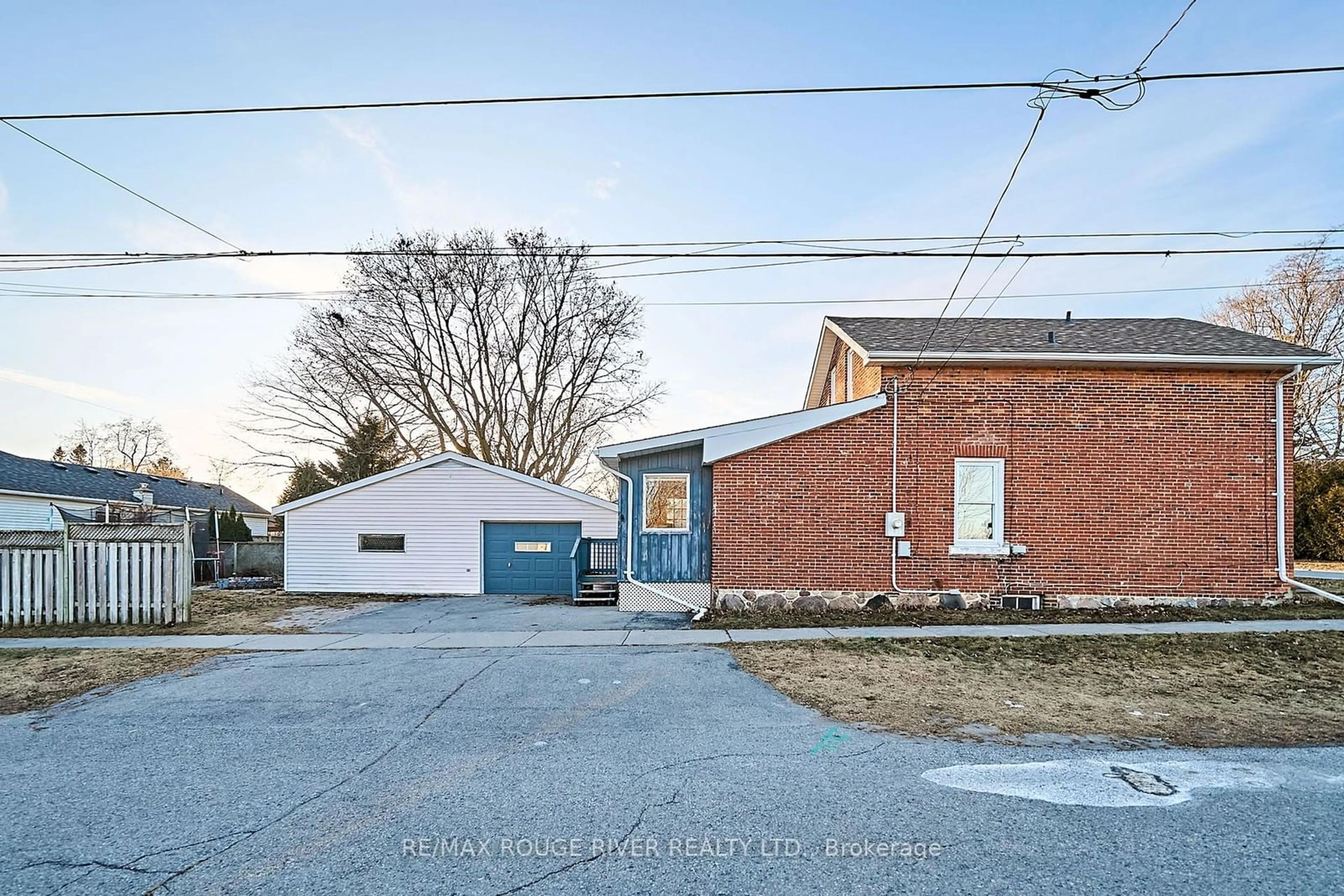 A pic from outside/outdoor area/front of a property/back of a property/a pic from drone, street for 79 Francis St, Port Hope Ontario L1A 1K7