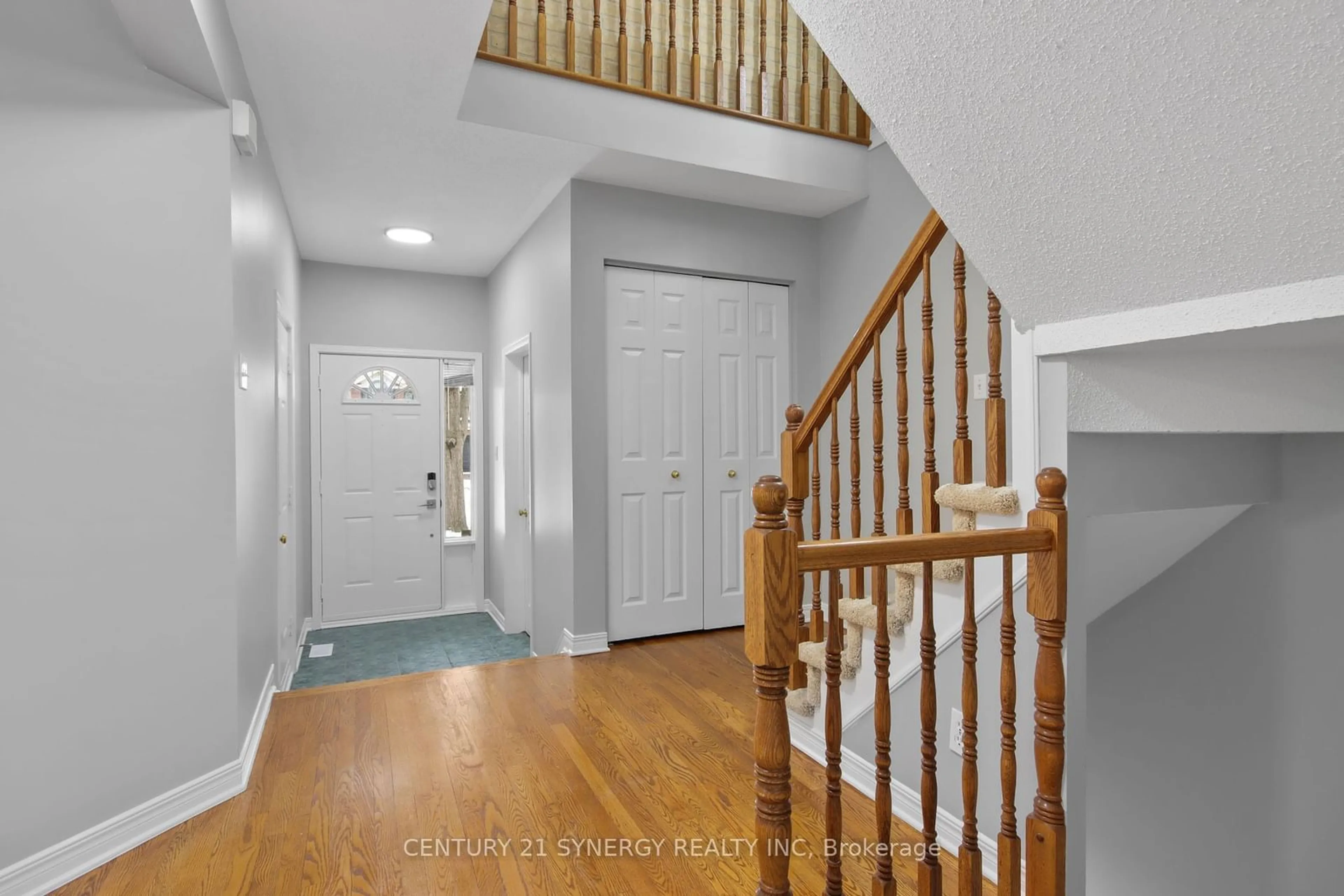 Indoor foyer for 24 Avonhurst Ave, Barrhaven Ontario K2J 4K9