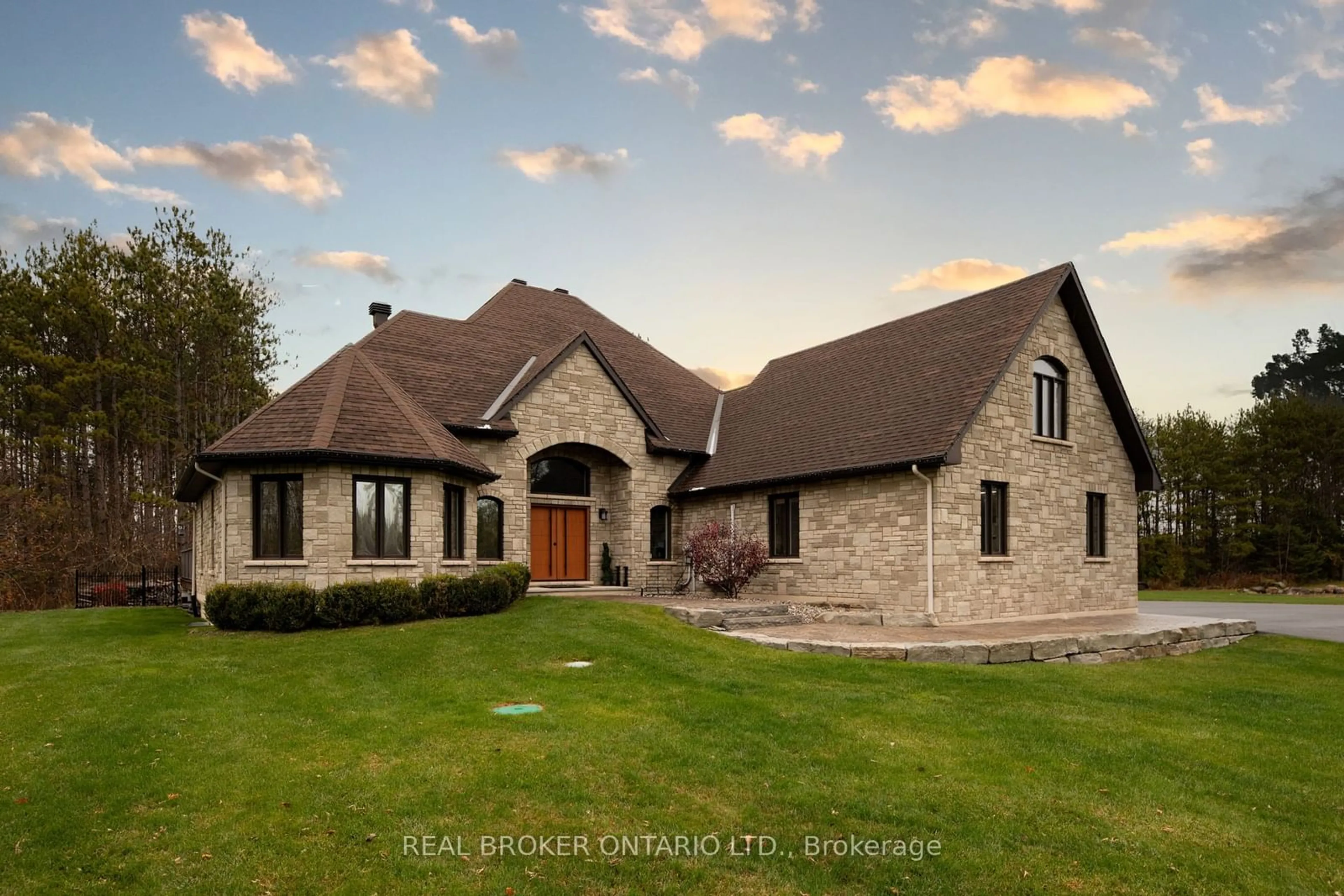 Home with brick exterior material, unknown for 6769 Deer Run Pl, Manotick - Kars - Rideau Twp and Area Ontario K0A 2T0