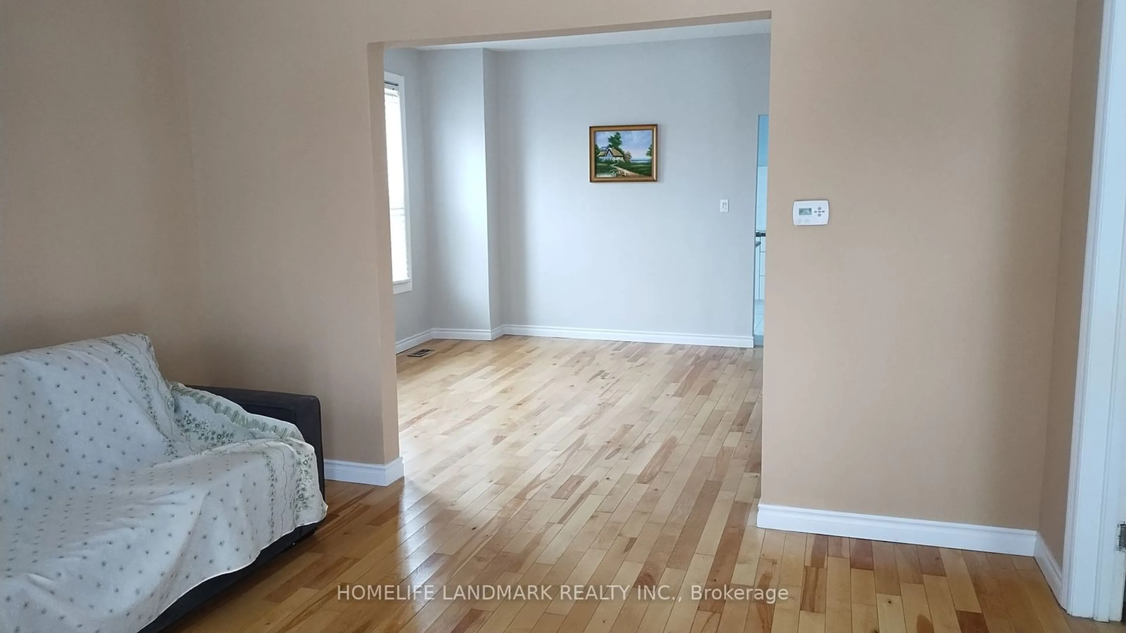 A pic of a room for 5761 Peer St, Niagara Falls Ontario L2G 1W9