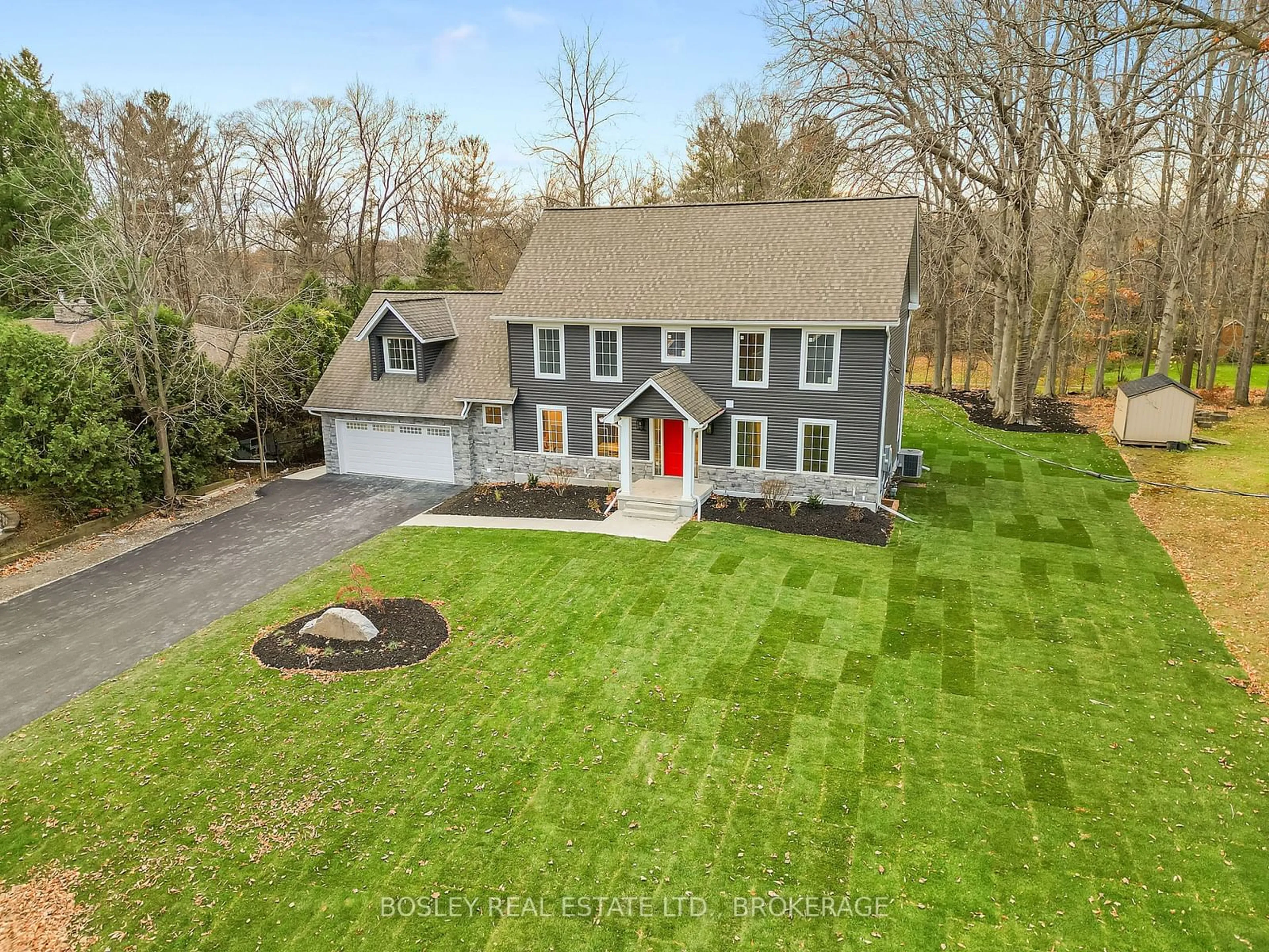 A pic from outside/outdoor area/front of a property/back of a property/a pic from drone, unknown for 990 HAIST St, Pelham Ontario L0S 1E4