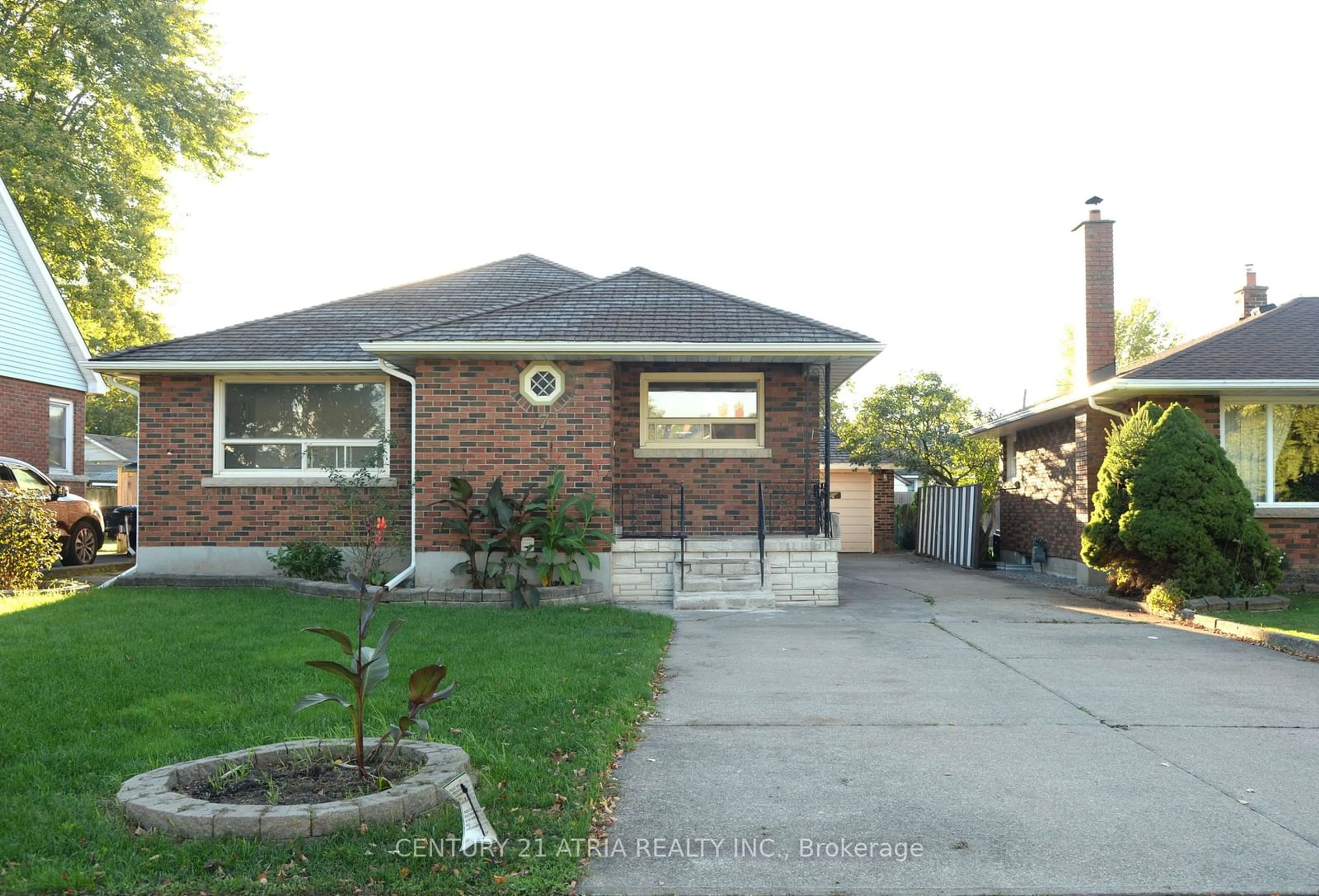 Home with brick exterior material, street for 7 McMann Dr, Thorold Ontario L2V 2V3