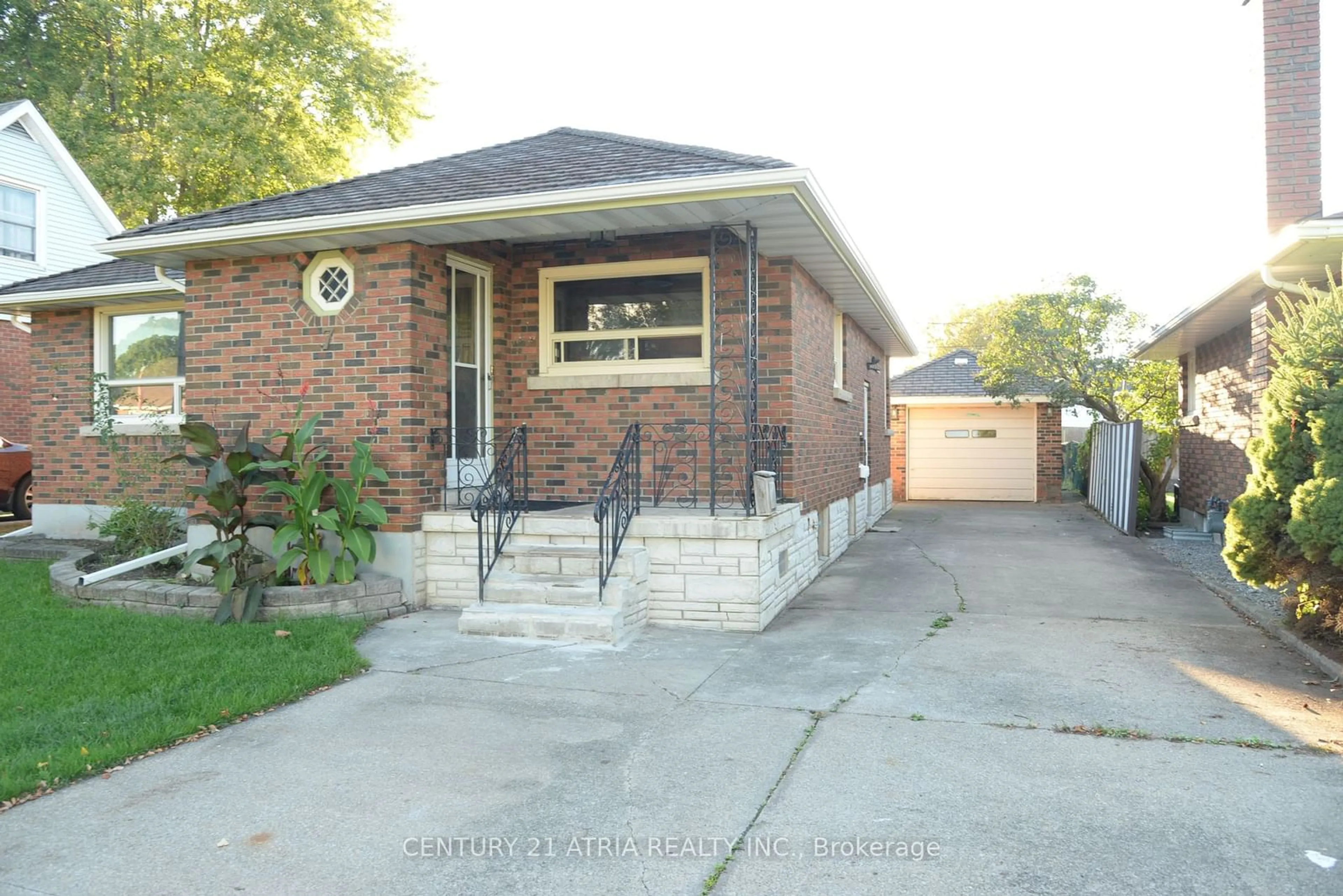 Home with brick exterior material, street for 7 McMann Dr, Thorold Ontario L2V 2V3