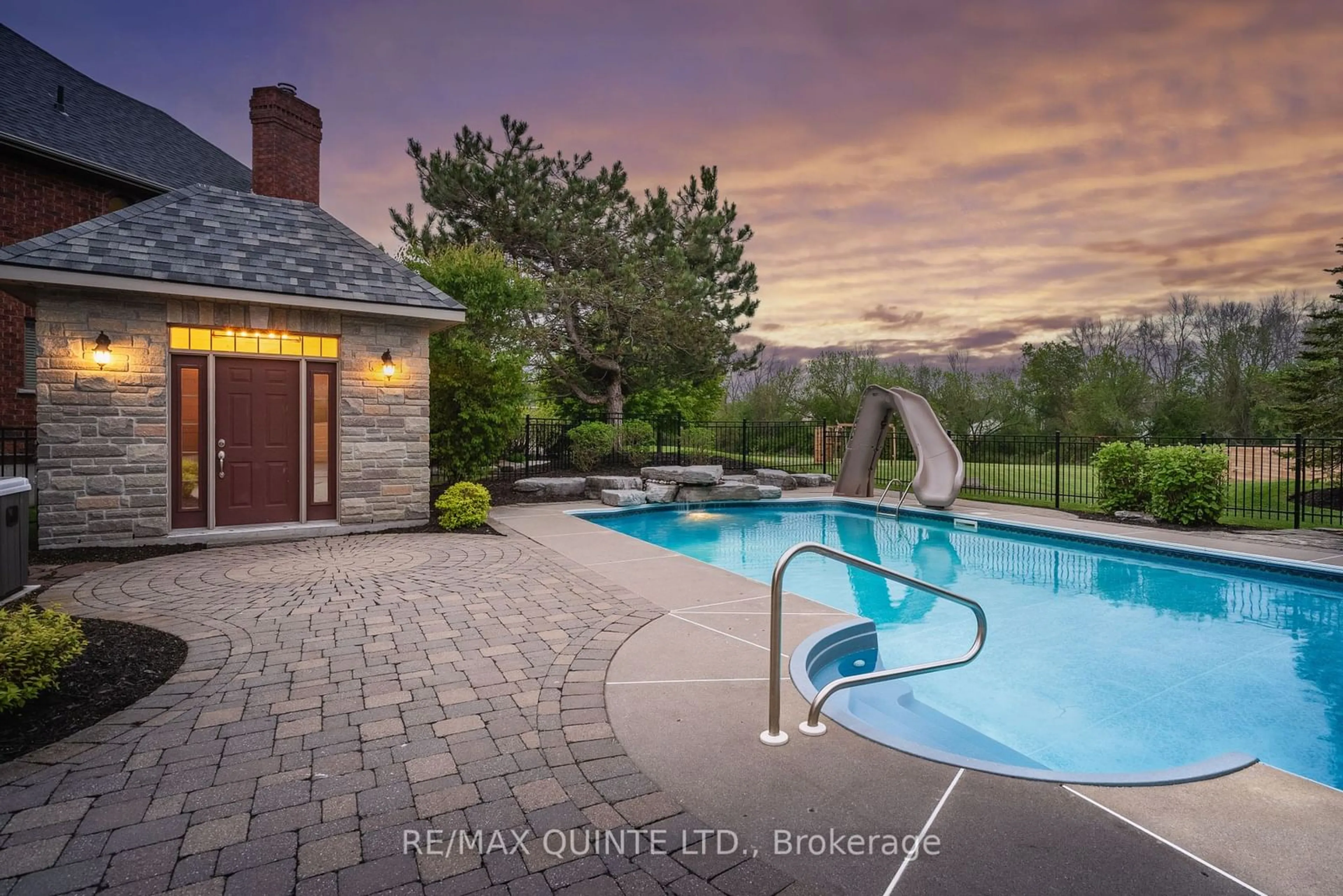 Pool for 48 Settlers Landing Dr, Quinte West Ontario K8R 0A9