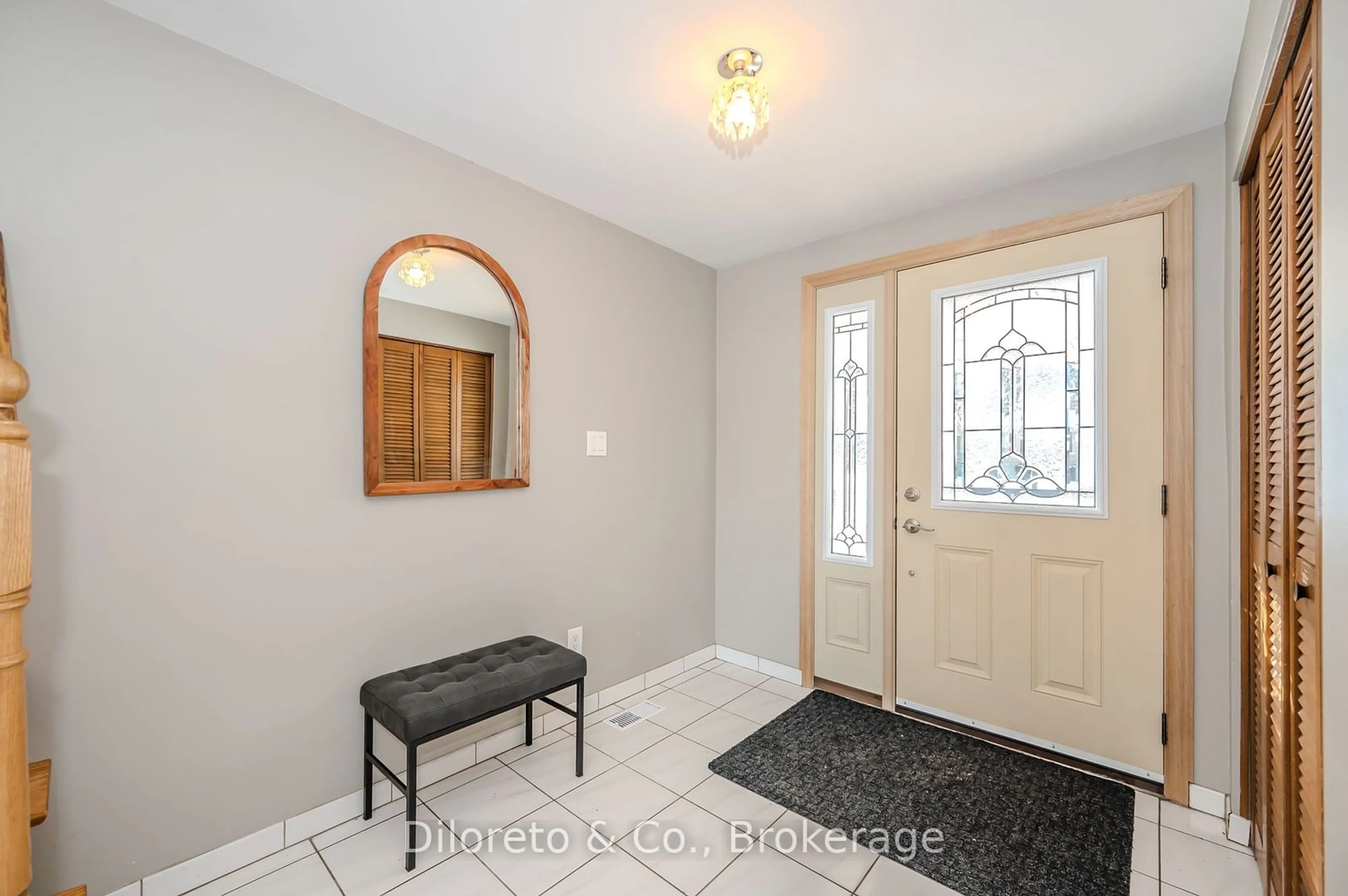 Indoor entryway for 59 Elginfield Dr, Guelph Ontario N1E 4E5