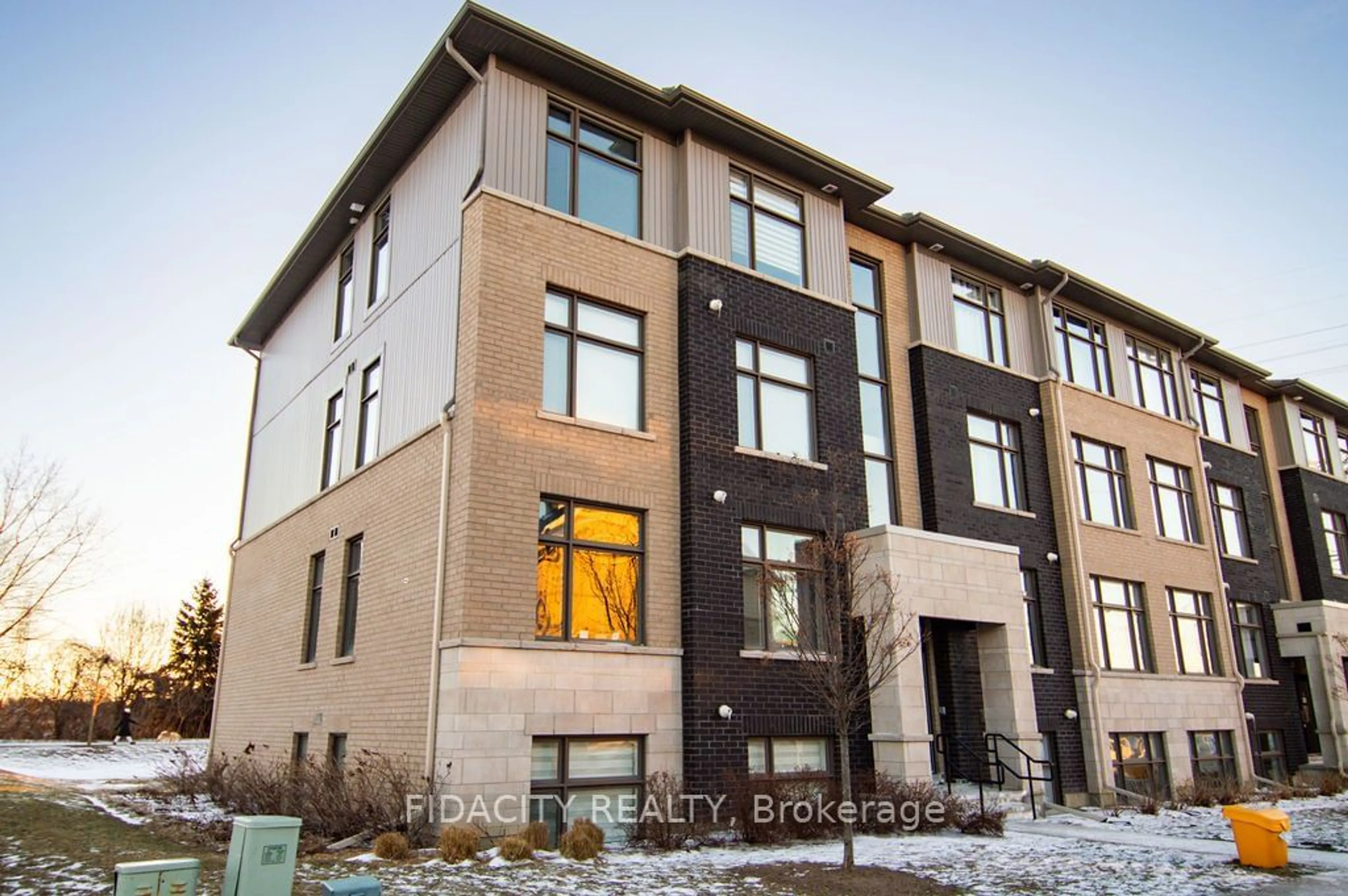 Home with brick exterior material, building for 231 Citiplace Dr #F, Cityview - Parkwoods Hills - Rideau Shore Ontario K2E 0C5