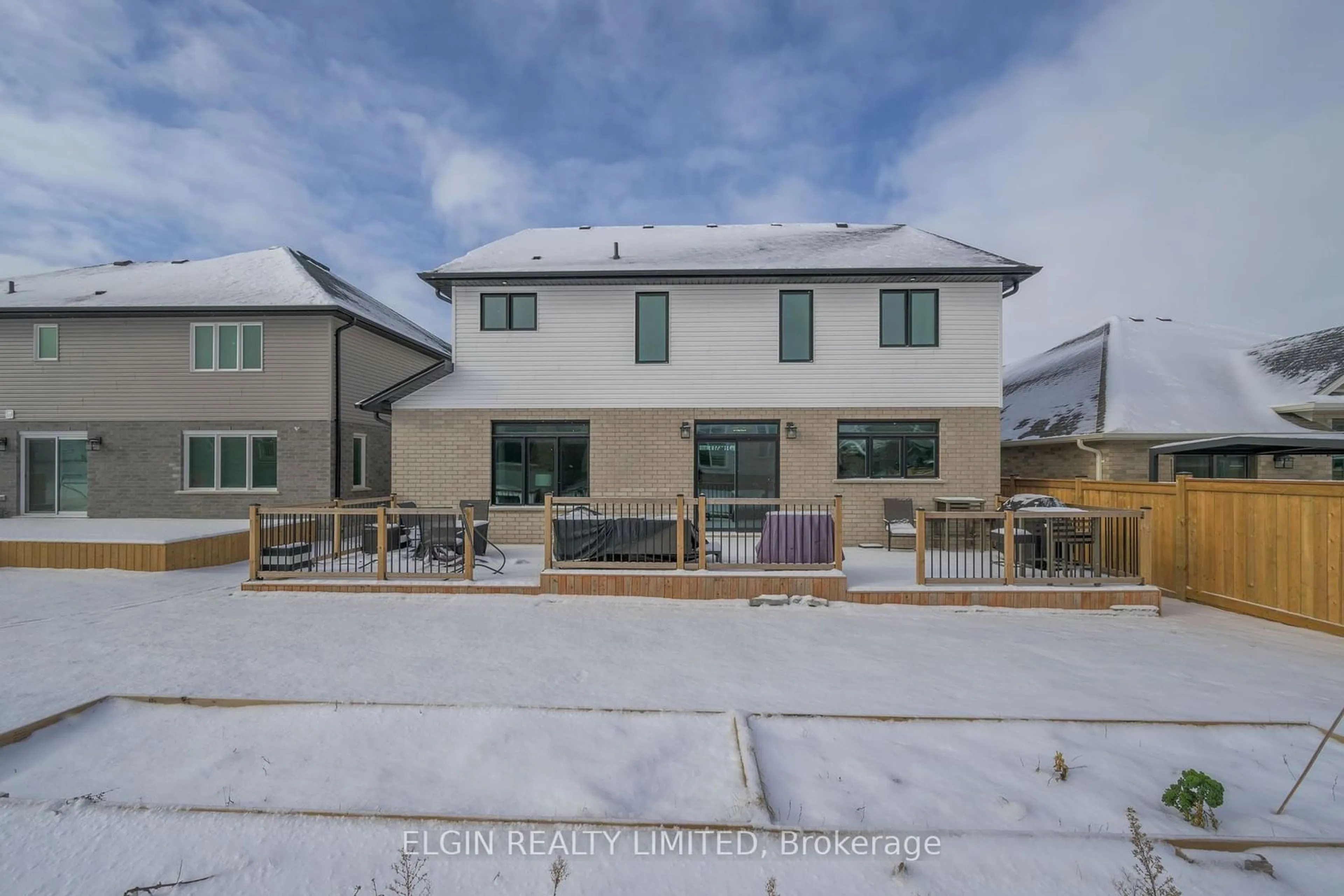 A pic from outside/outdoor area/front of a property/back of a property/a pic from drone, street for 48 Snowy Owl Tr, Central Elgin Ontario N5R 0M7