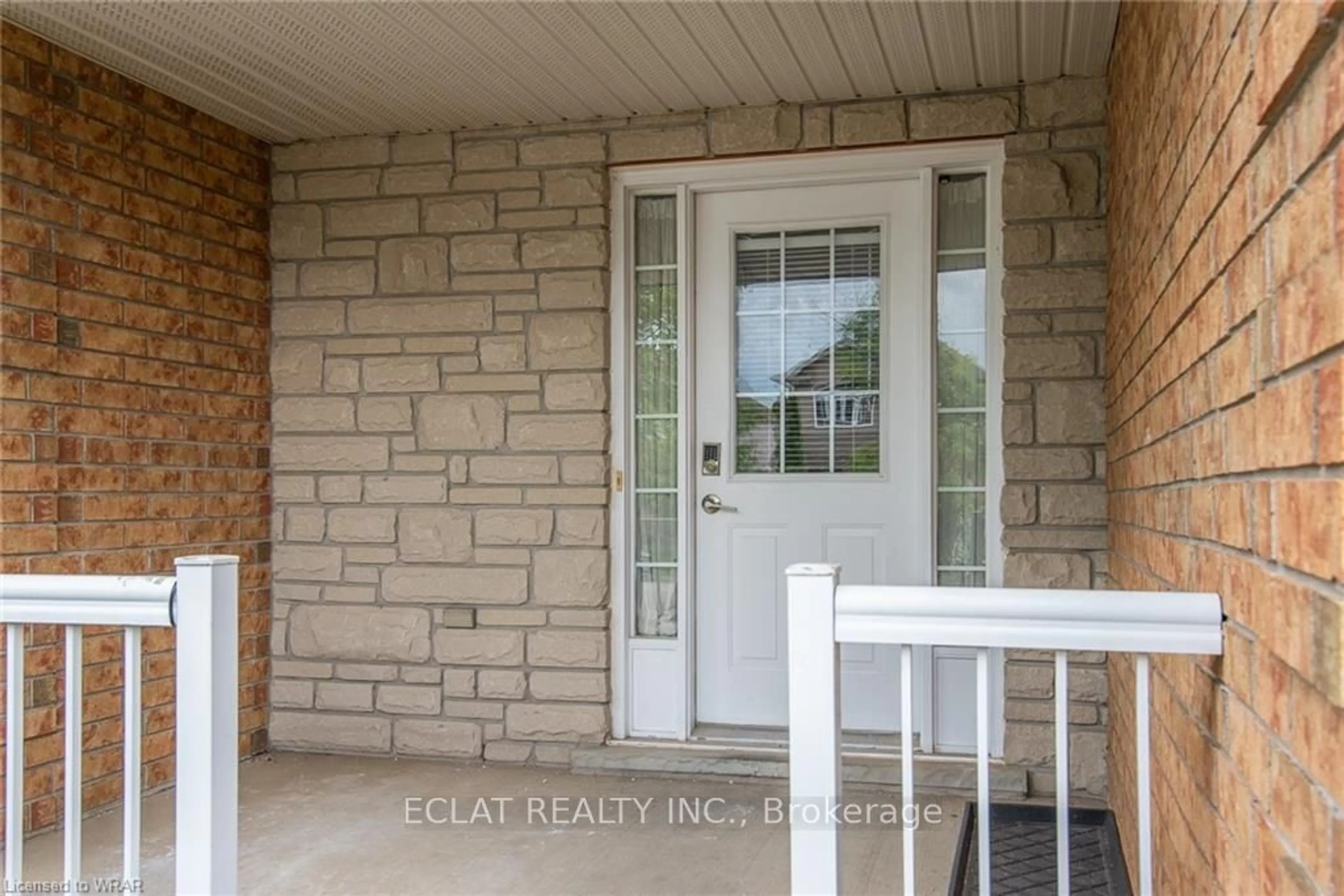 Indoor entryway for 776 Paris Blvd, Waterloo Ontario N2T 2Y1