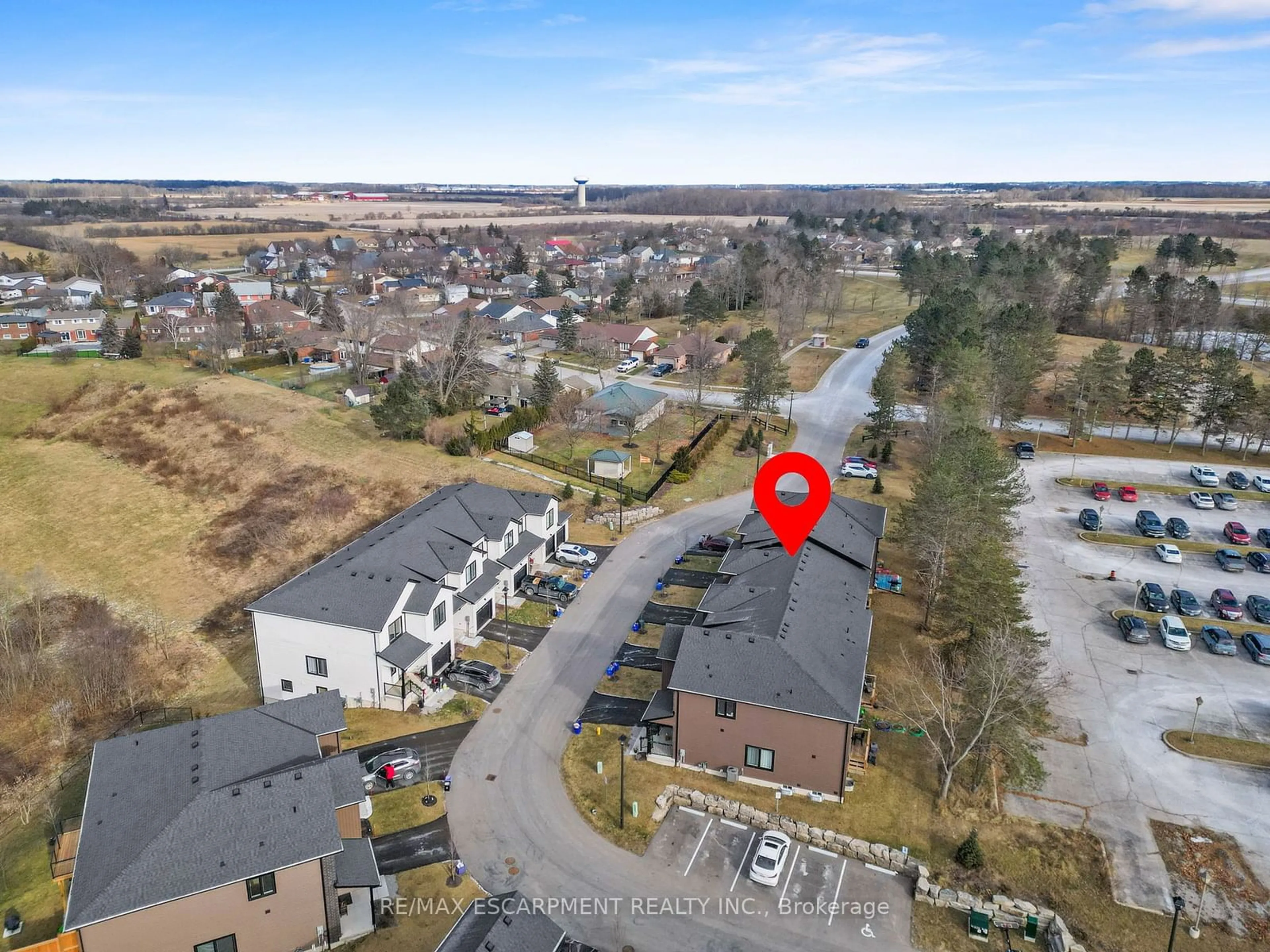 A pic from outside/outdoor area/front of a property/back of a property/a pic from drone, unknown for 5 Trailside Dr, Haldimand Ontario N0A 1S0