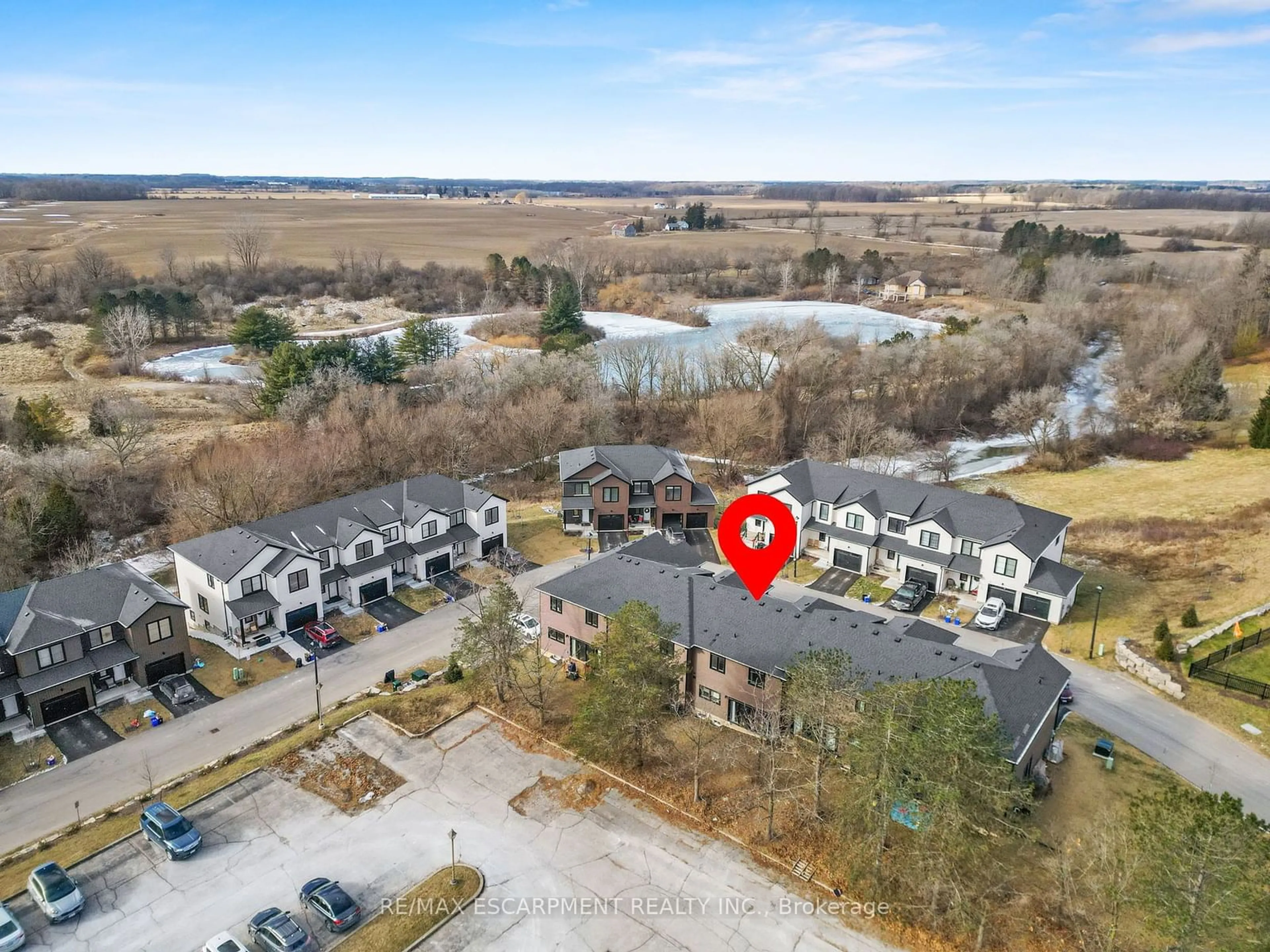 A pic from outside/outdoor area/front of a property/back of a property/a pic from drone, water/lake/river/ocean view for 5 Trailside Dr, Haldimand Ontario N0A 1S0