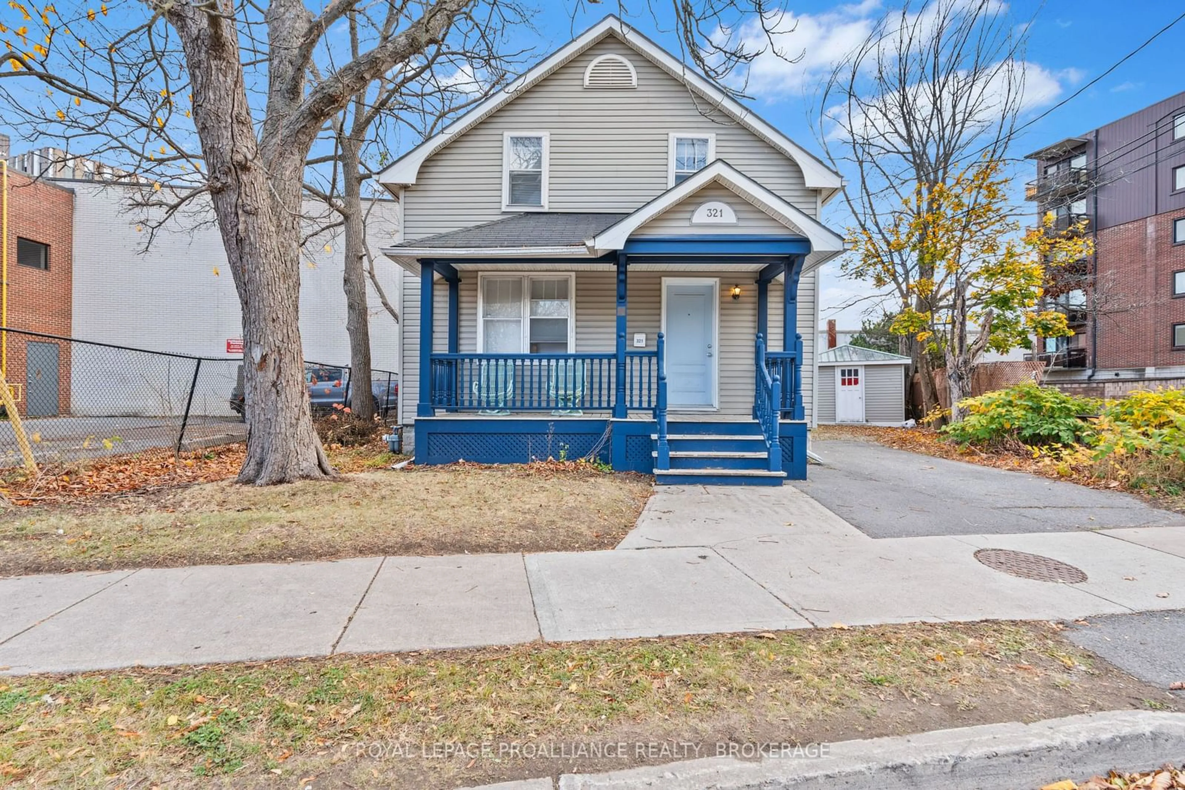 Home with vinyl exterior material, street for 321 Regent St, Kingston Ontario K7L 4K7