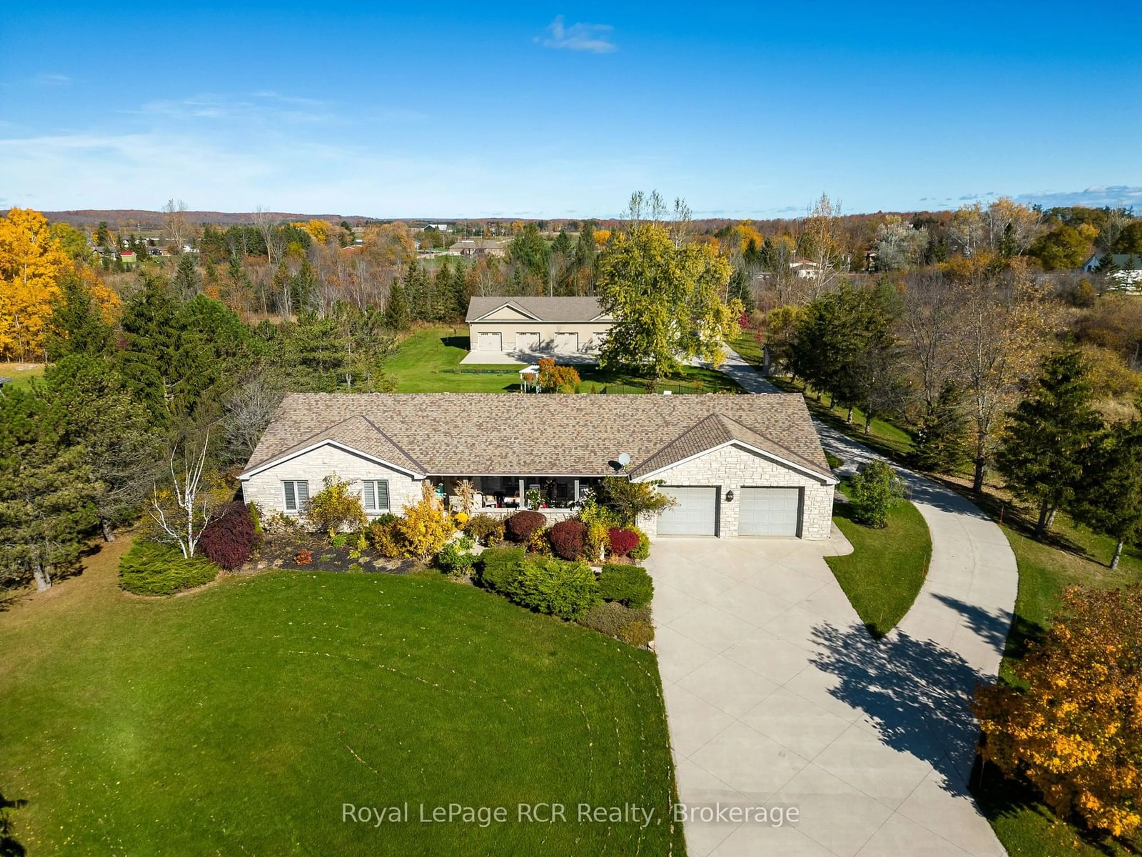 A pic from outside/outdoor area/front of a property/back of a property/a pic from drone, water/lake/river/ocean view for 913 27th St, Georgian Bluffs Ontario N4K 5N4