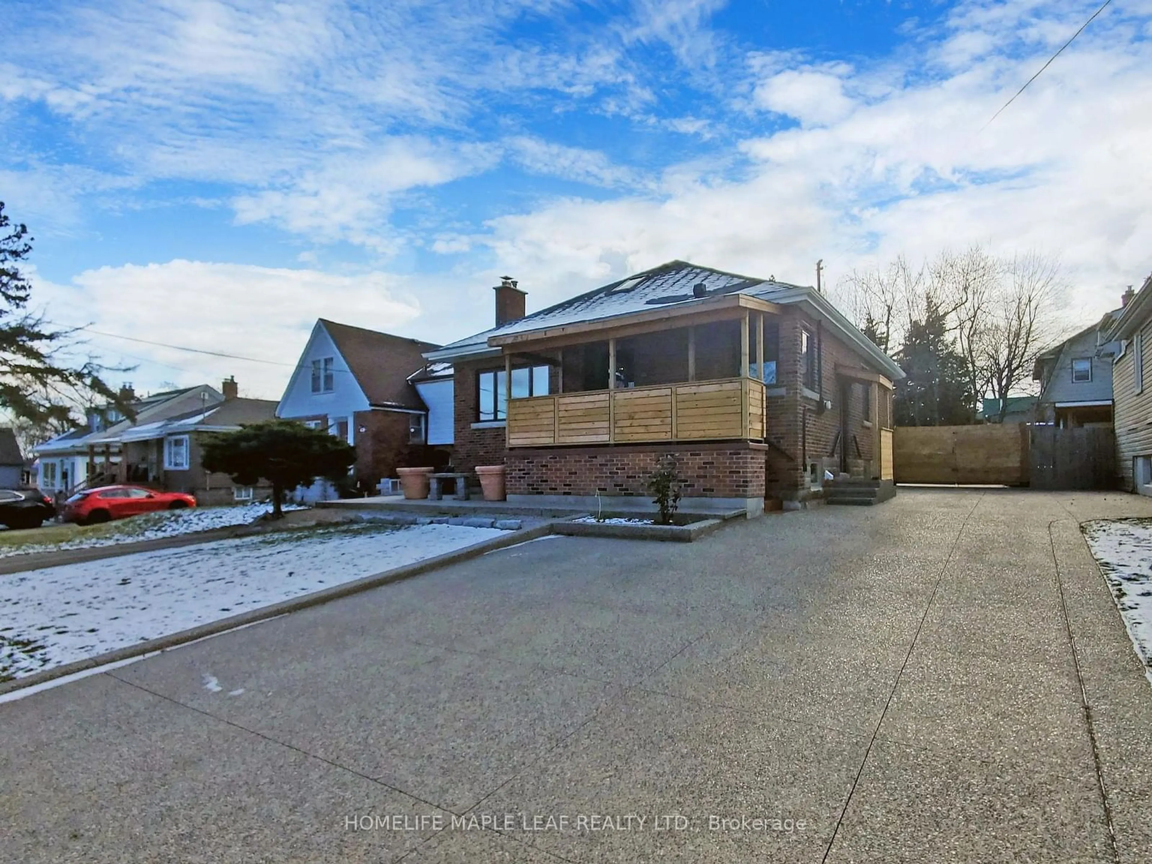 Home with brick exterior material, street for 62 Montrose Ave, Hamilton Ontario L8K 4Y4