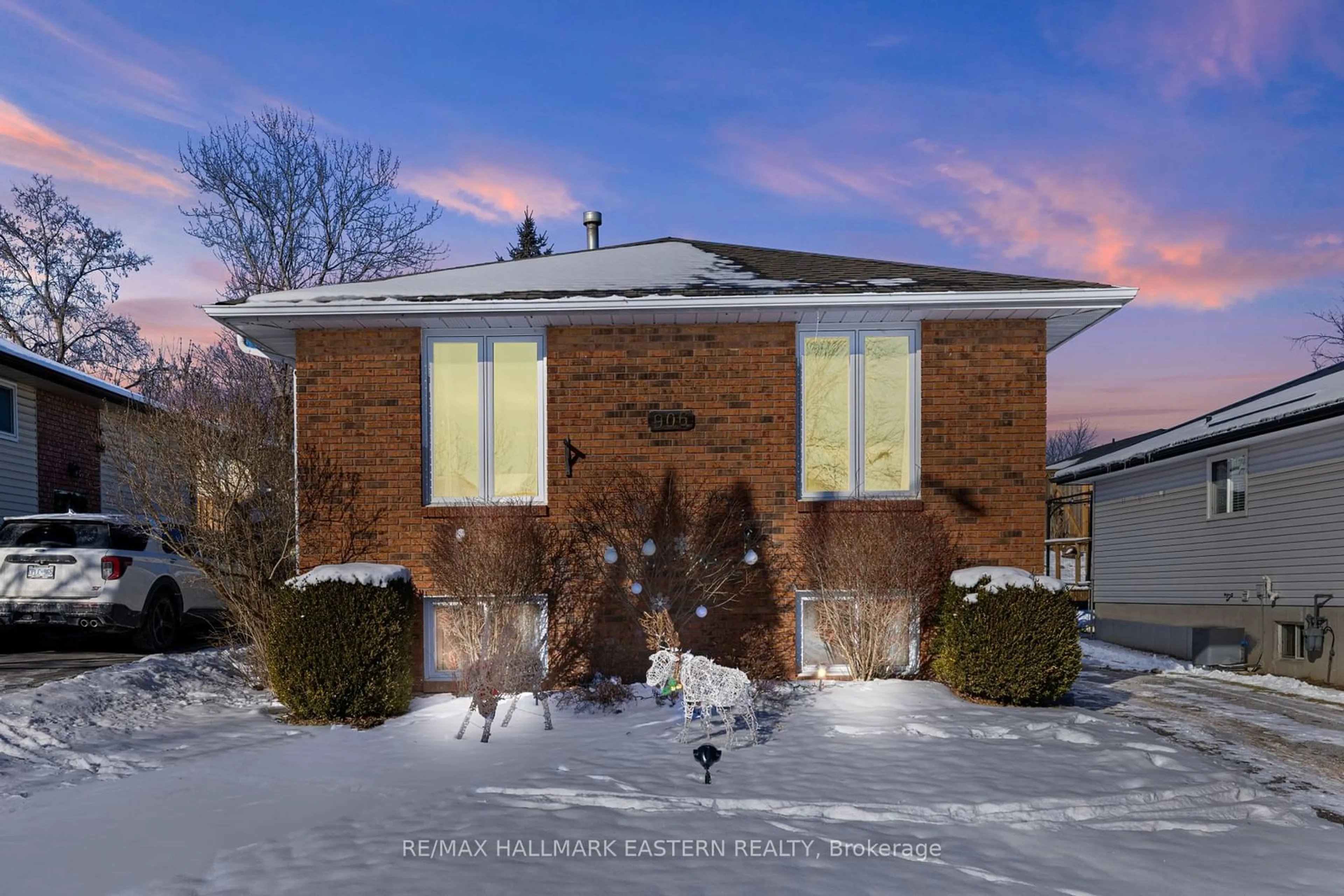 Home with brick exterior material, street for 906 Stewart Dr, Peterborough Ontario K9J 7R4