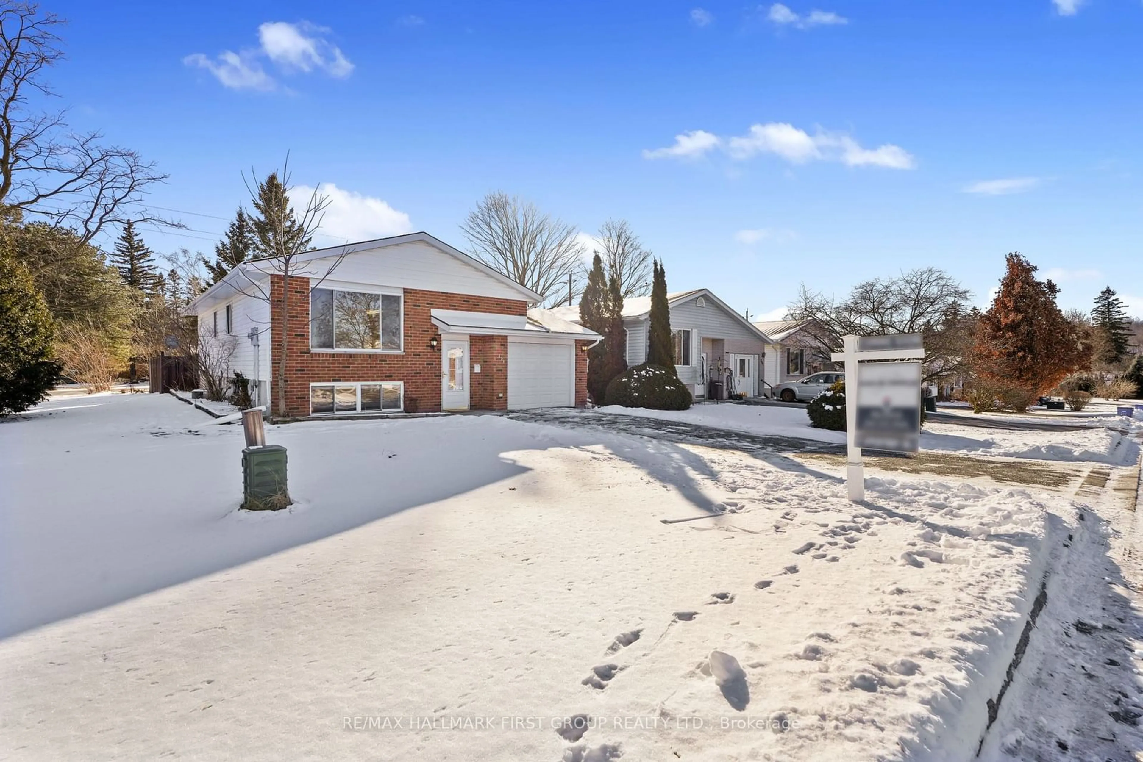 A pic from outside/outdoor area/front of a property/back of a property/a pic from drone, street for 233 Russet Rd, Trent Hills Ontario K0L 1L0