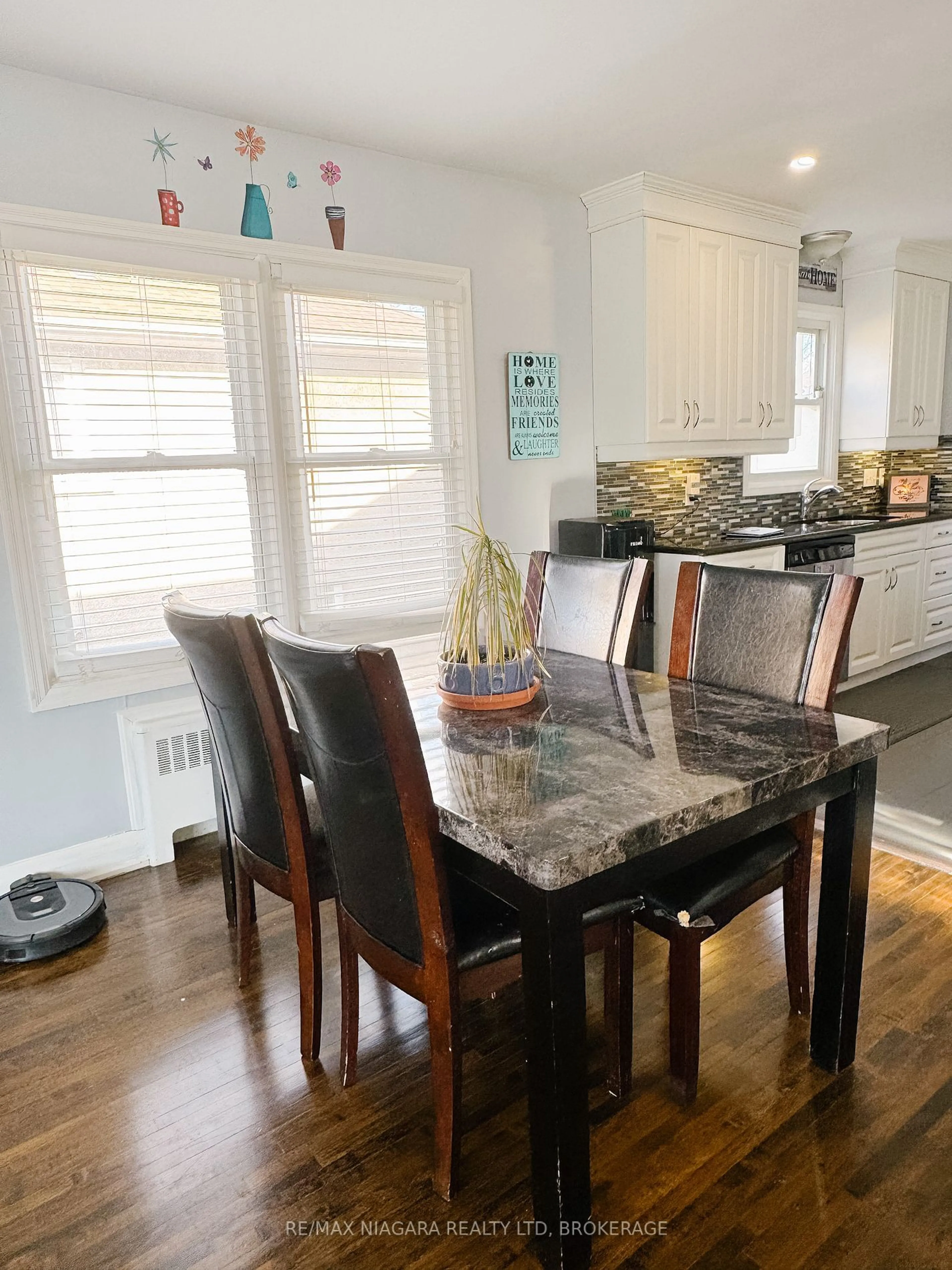 Dining room, unknown for 147 Linwood Ave, Port Colborne Ontario L3K 5K1