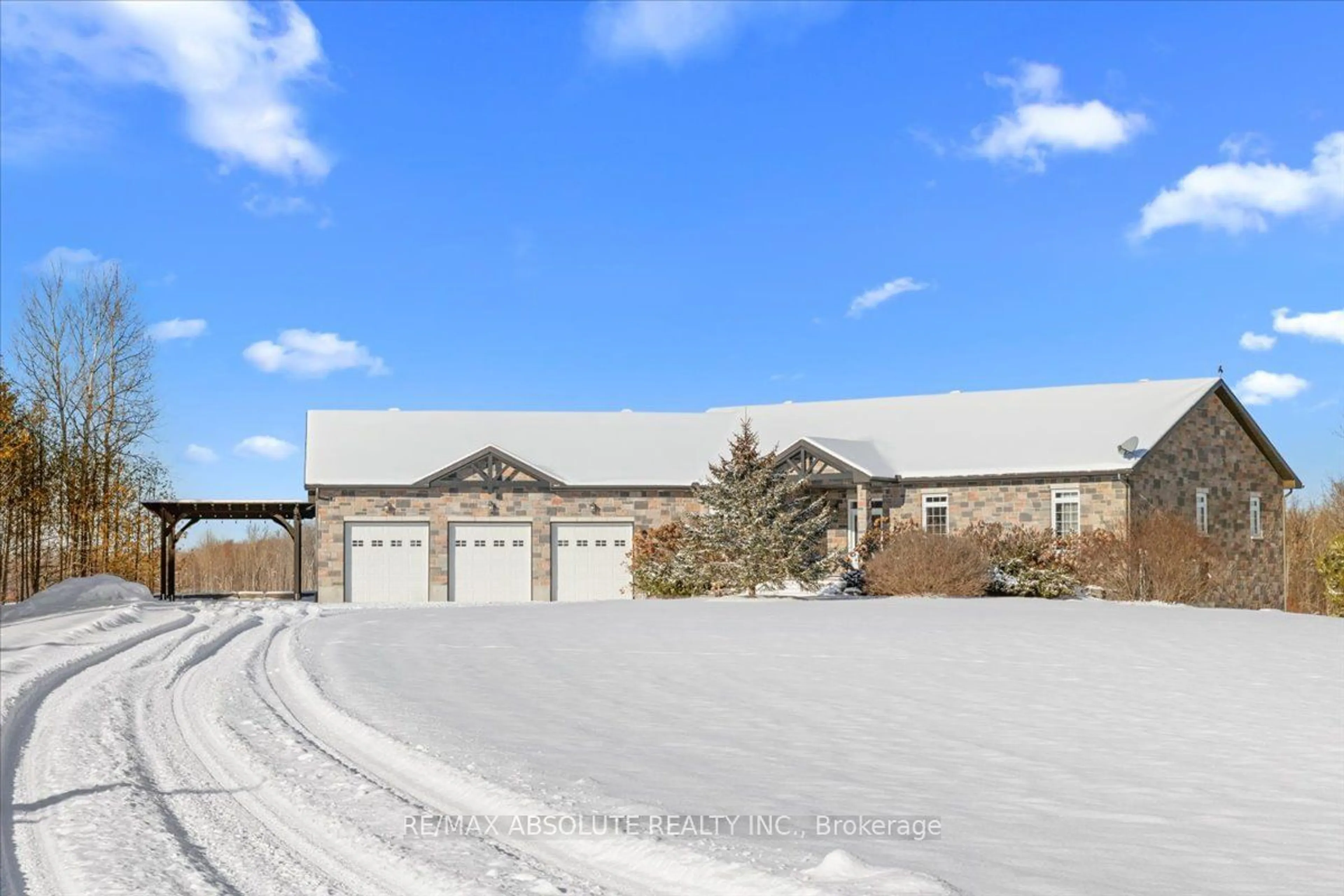 Indoor garage for 7241 FRANKTOWN Rd, Stittsville - Munster - Richmond Ontario K0A 2Z0