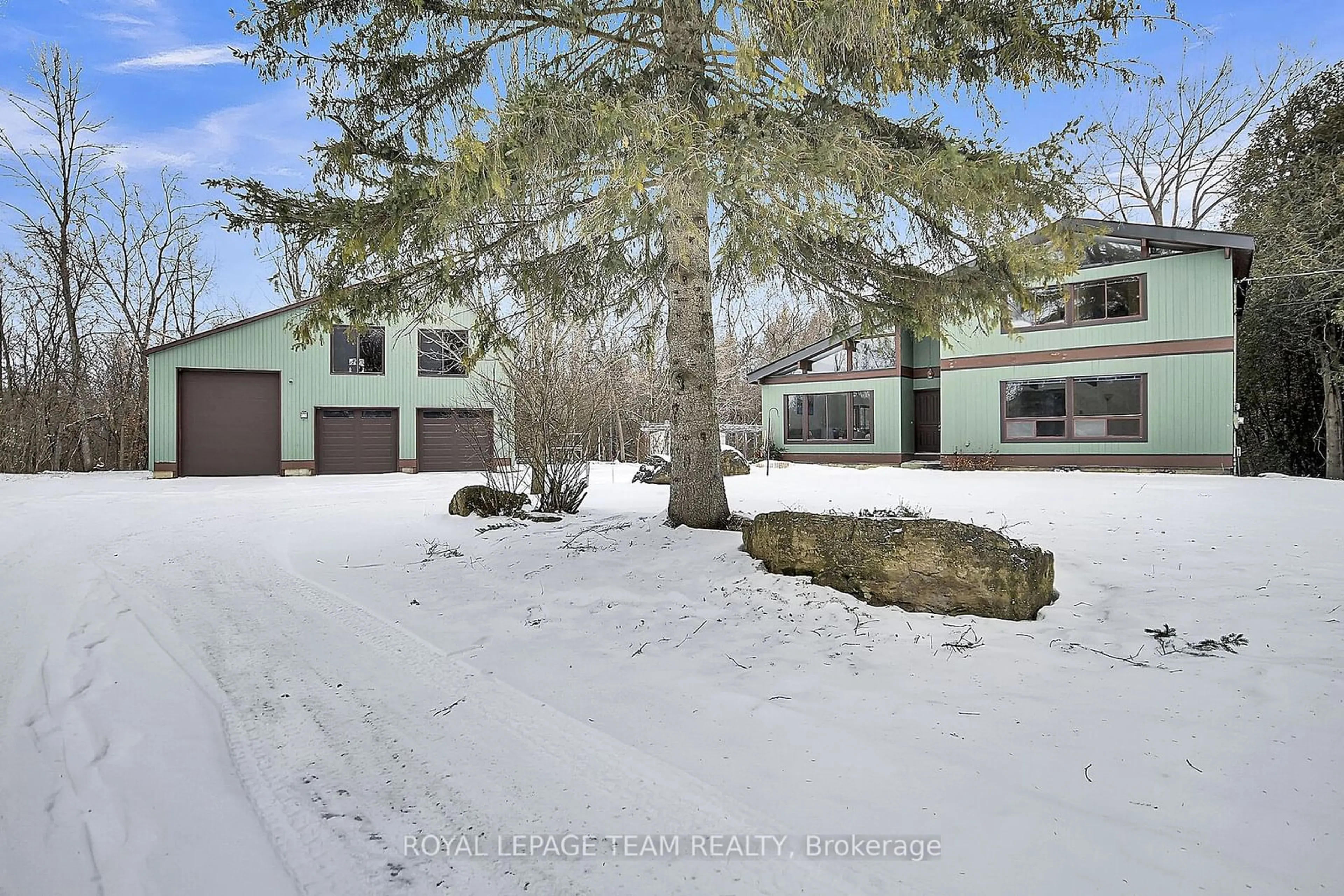 A pic from outside/outdoor area/front of a property/back of a property/a pic from drone, street for 8885 Pana Rd, Greely - Metcalfe - Osgoode - Vernon and Area Ontario K0A 1V0