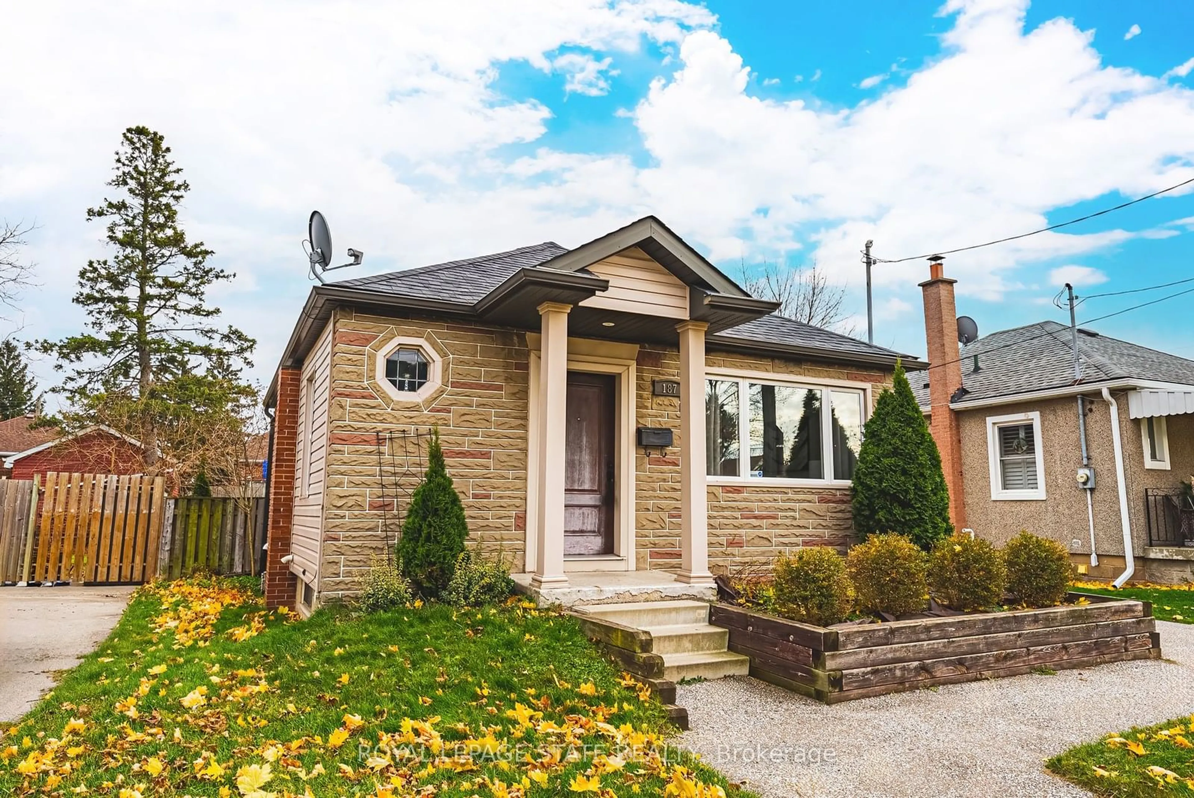 Home with brick exterior material, street for 187 Summerhill Ave, Hamilton Ontario L8K 3N5