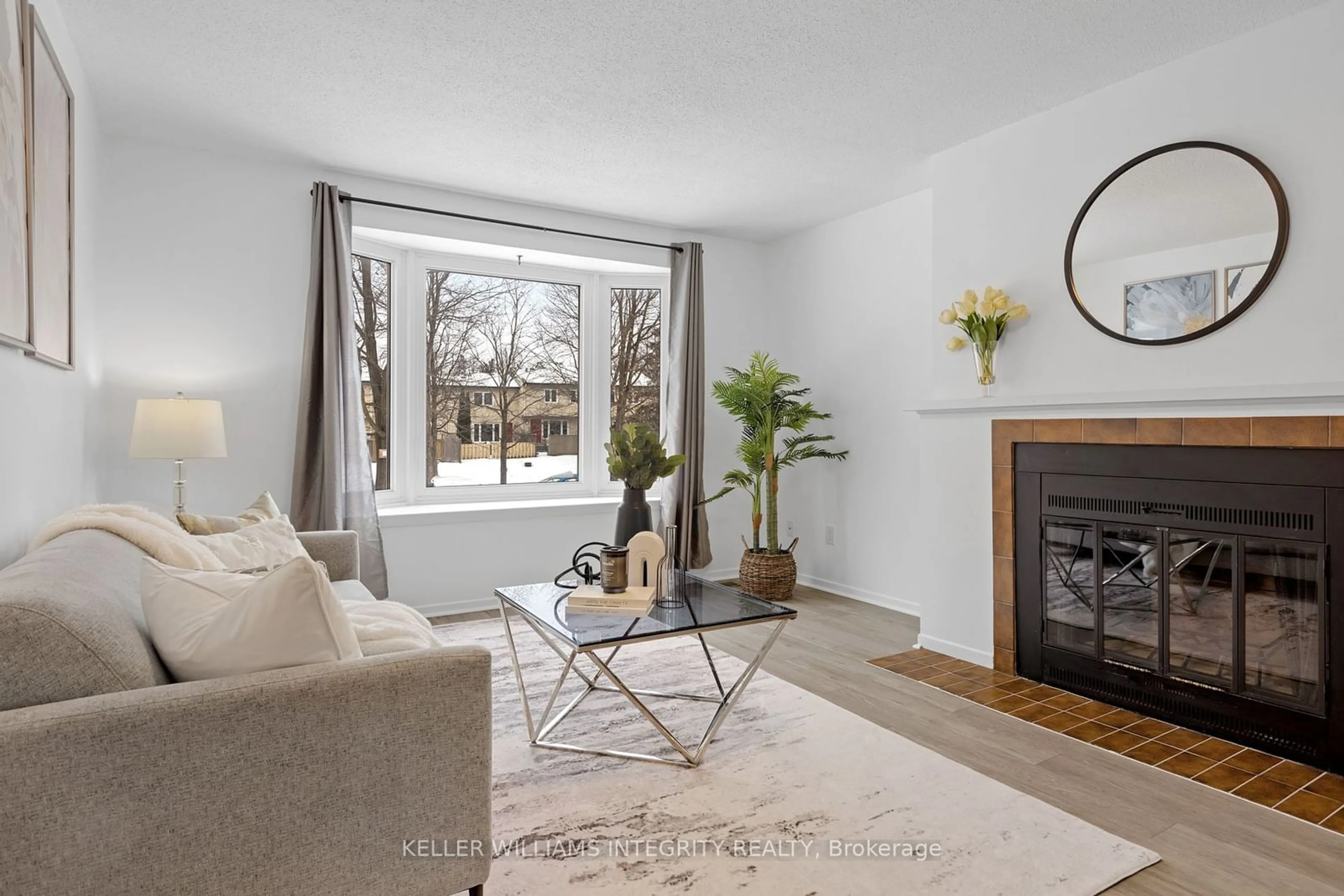 Living room with furniture, unknown for 20 Gillespie Cres, Hunt Club - Windsor Park Village and Area Ontario K1V 9X8