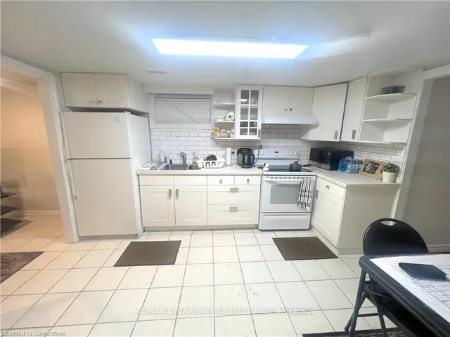Additional property image - 208 Picton St