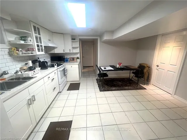 Additional property image - 208 Picton St