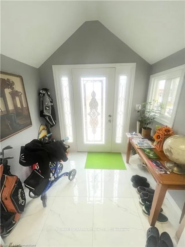 Additional property image - 208 Picton St