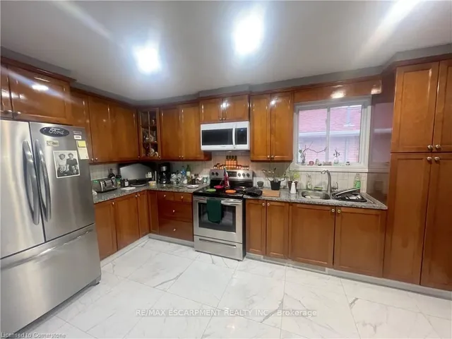 Additional property image - 208 Picton St