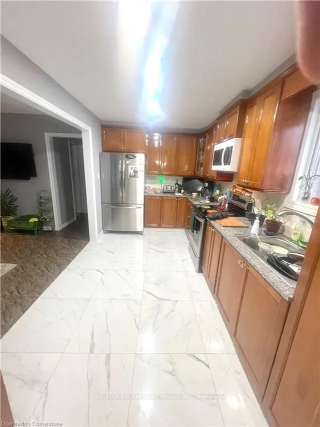 Additional property image - 208 Picton St