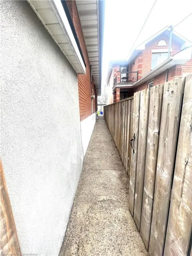 Additional property image - 208 Picton St