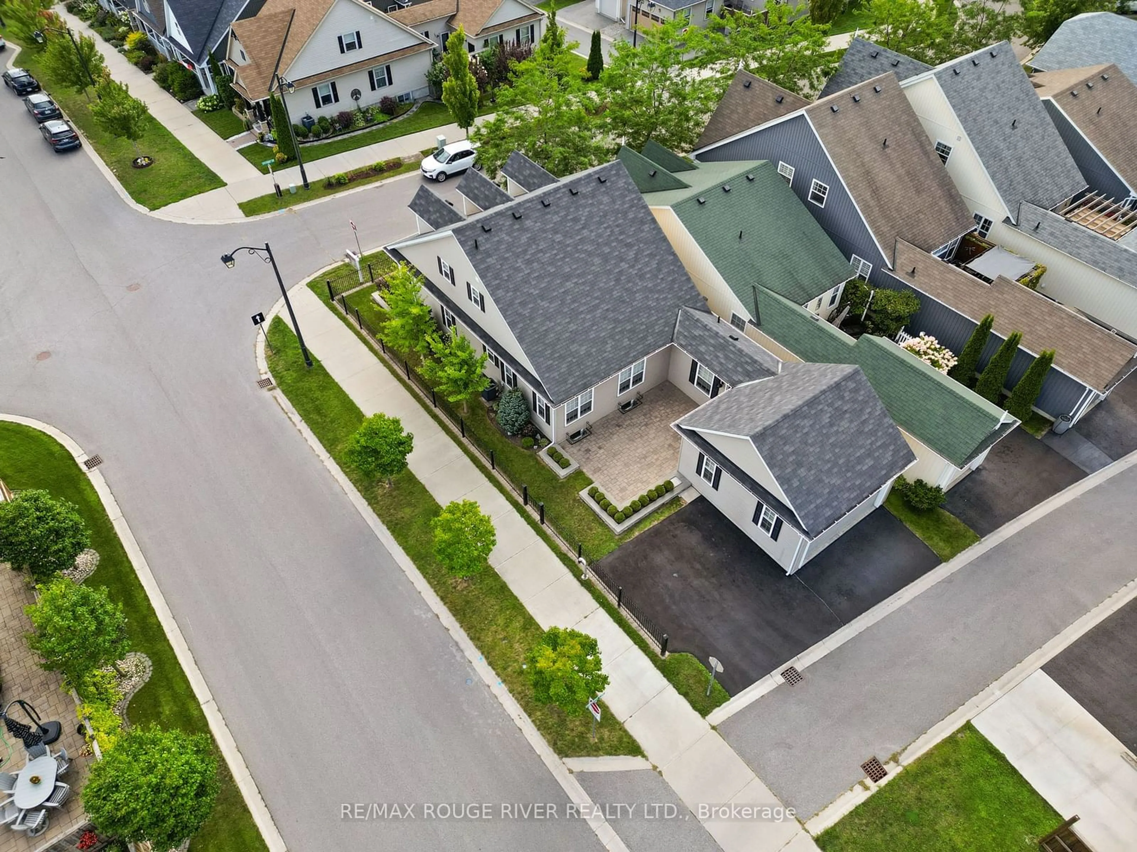 A pic from outside/outdoor area/front of a property/back of a property/a pic from drone, street for 99 Greenaway Circ, Port Hope Ontario L1A 0C1