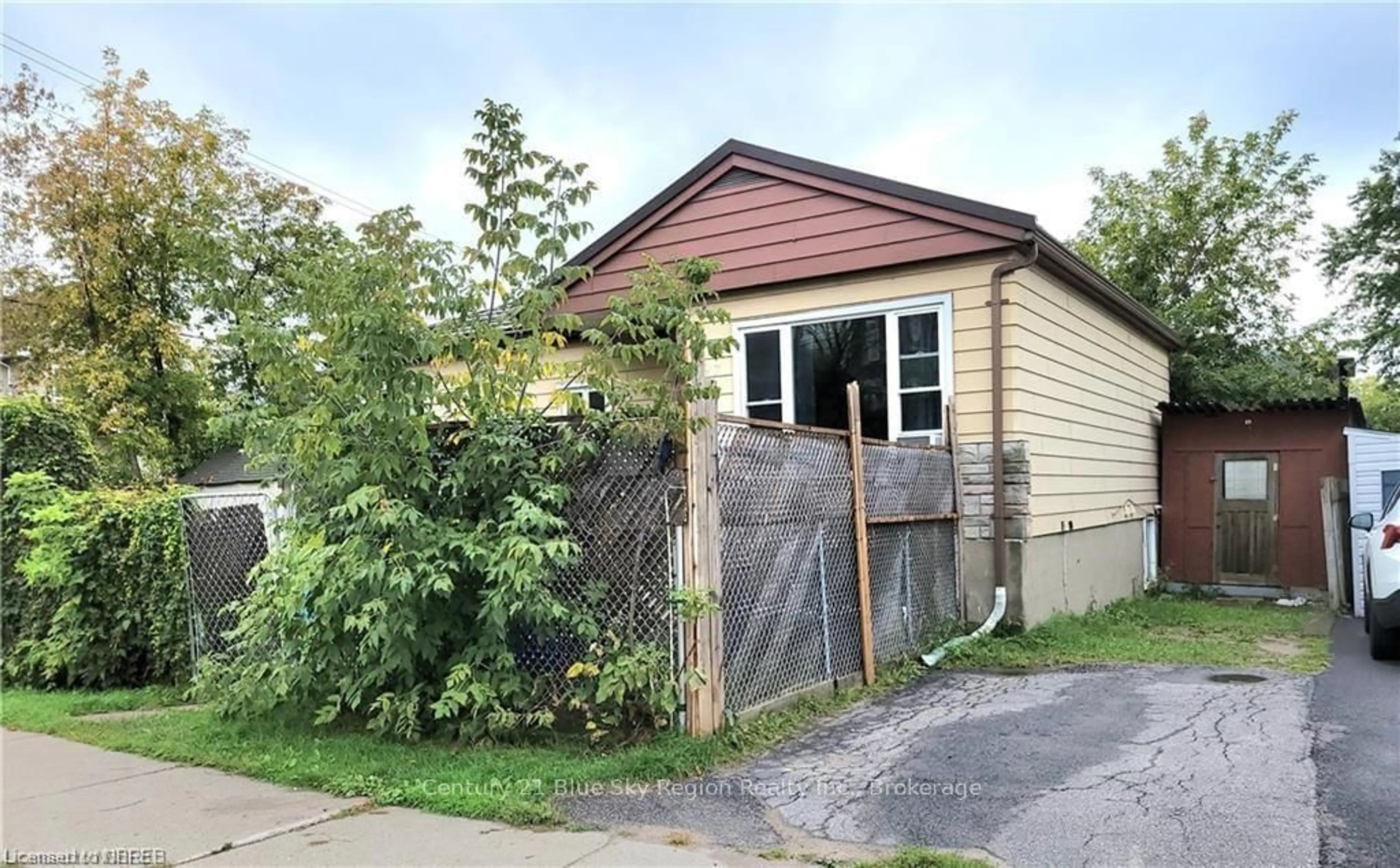 Shed for 197 FOURTH Ave, North Bay Ontario P1B 1M9