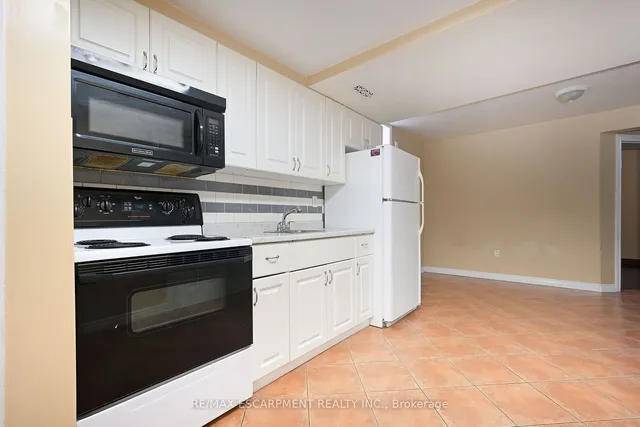 Additional property image - 204 Picton St