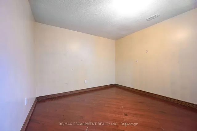 Additional property image - 204 Picton St