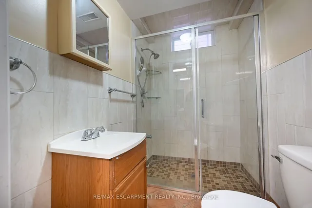 Additional property image - 204 Picton St