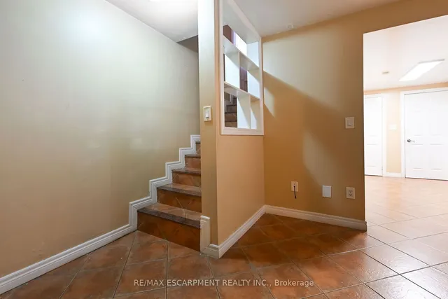 Additional property image - 204 Picton St