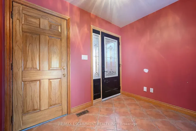 Additional property image - 204 Picton St