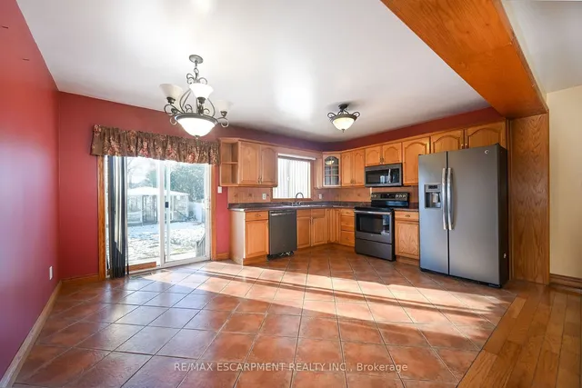 Additional property image - 204 Picton St