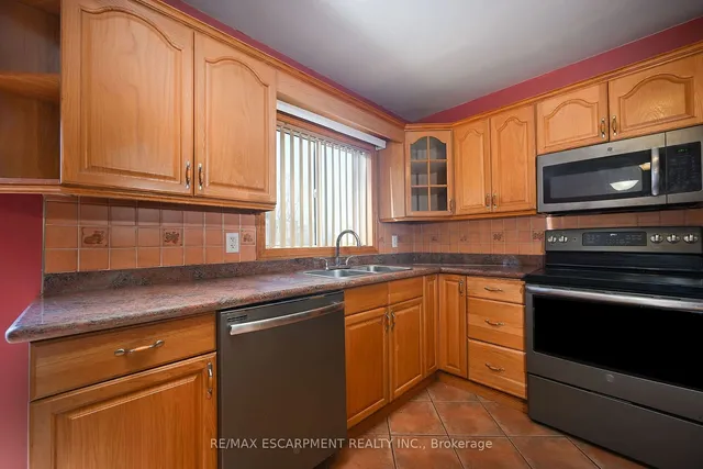 Additional property image - 204 Picton St