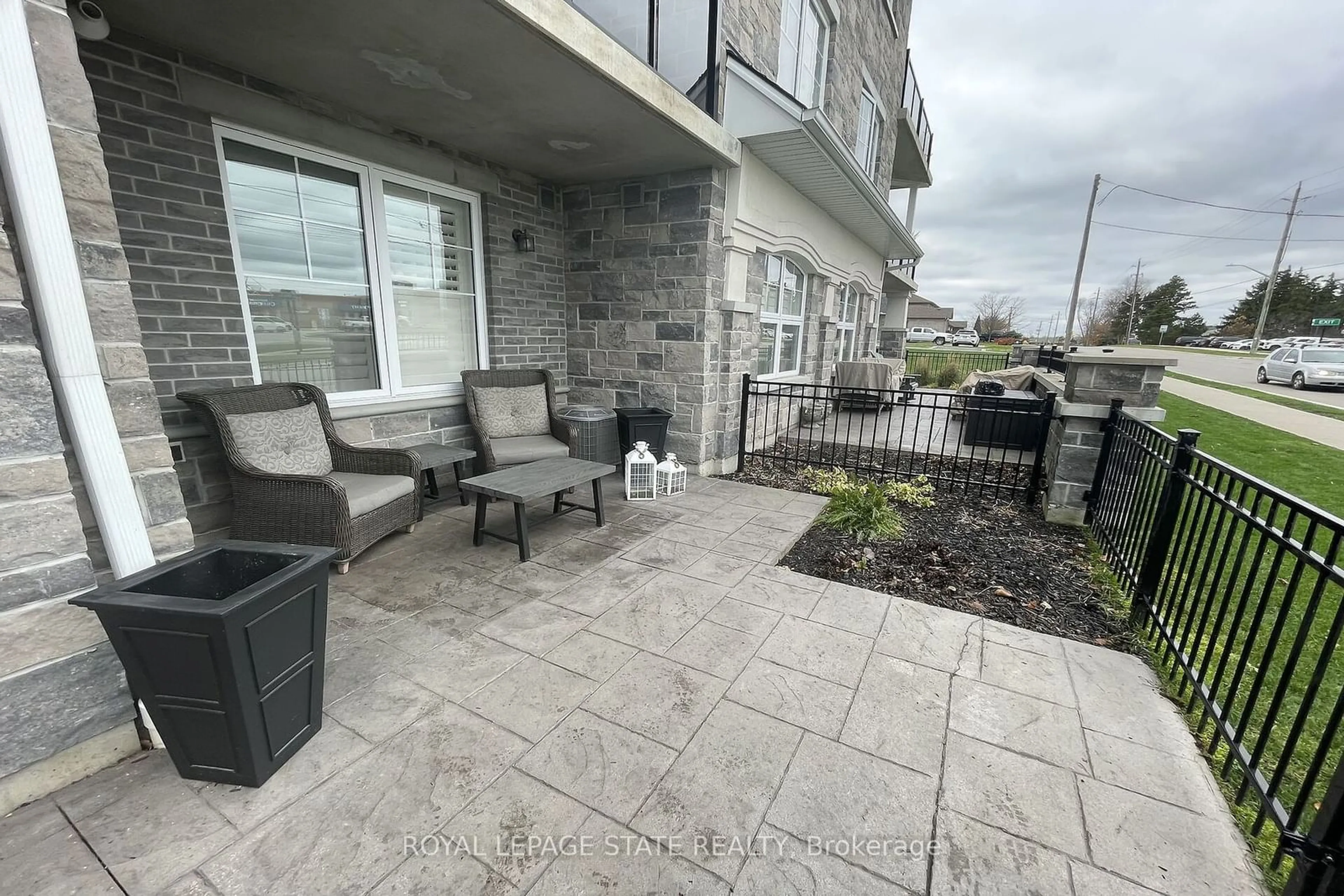 Patio, street for 65 Haddington St #105, Haldimand Ontario N3W 2H2