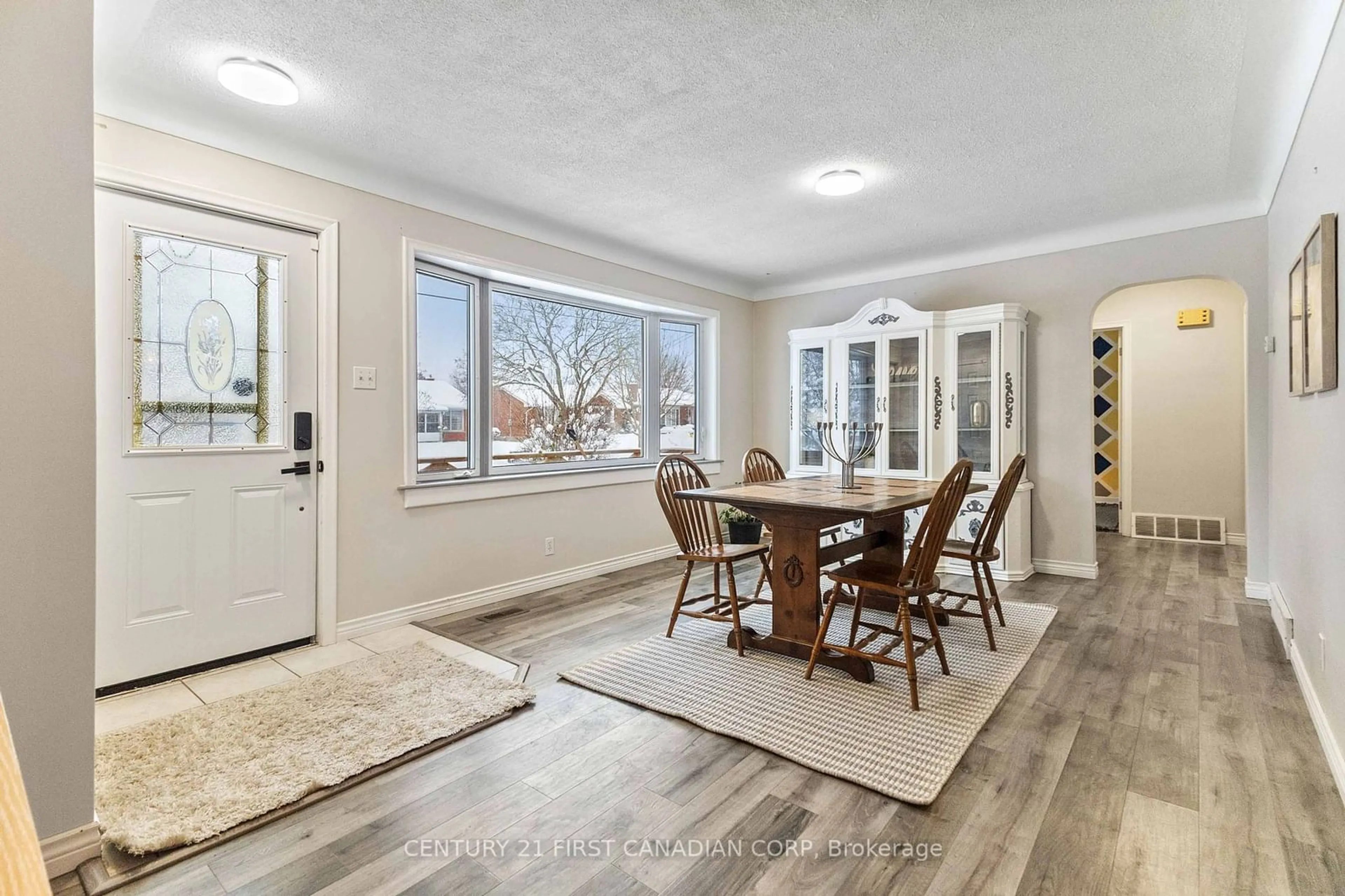 Dining room, unknown for 1805 Sudbury Ave, London Ontario N5W 2A5