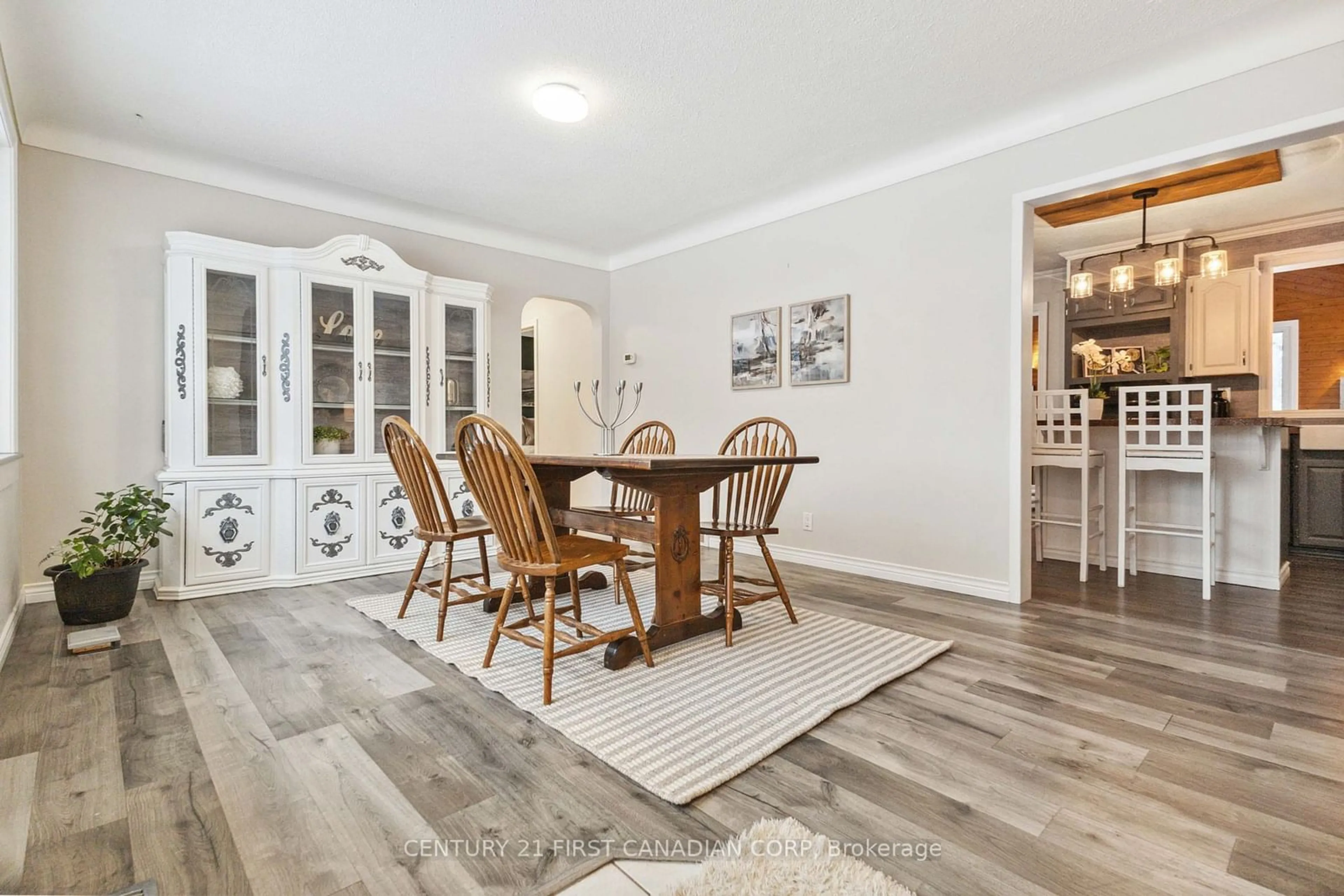 Dining room, wood/laminate floor for 1805 Sudbury Ave, London Ontario N5W 2A5