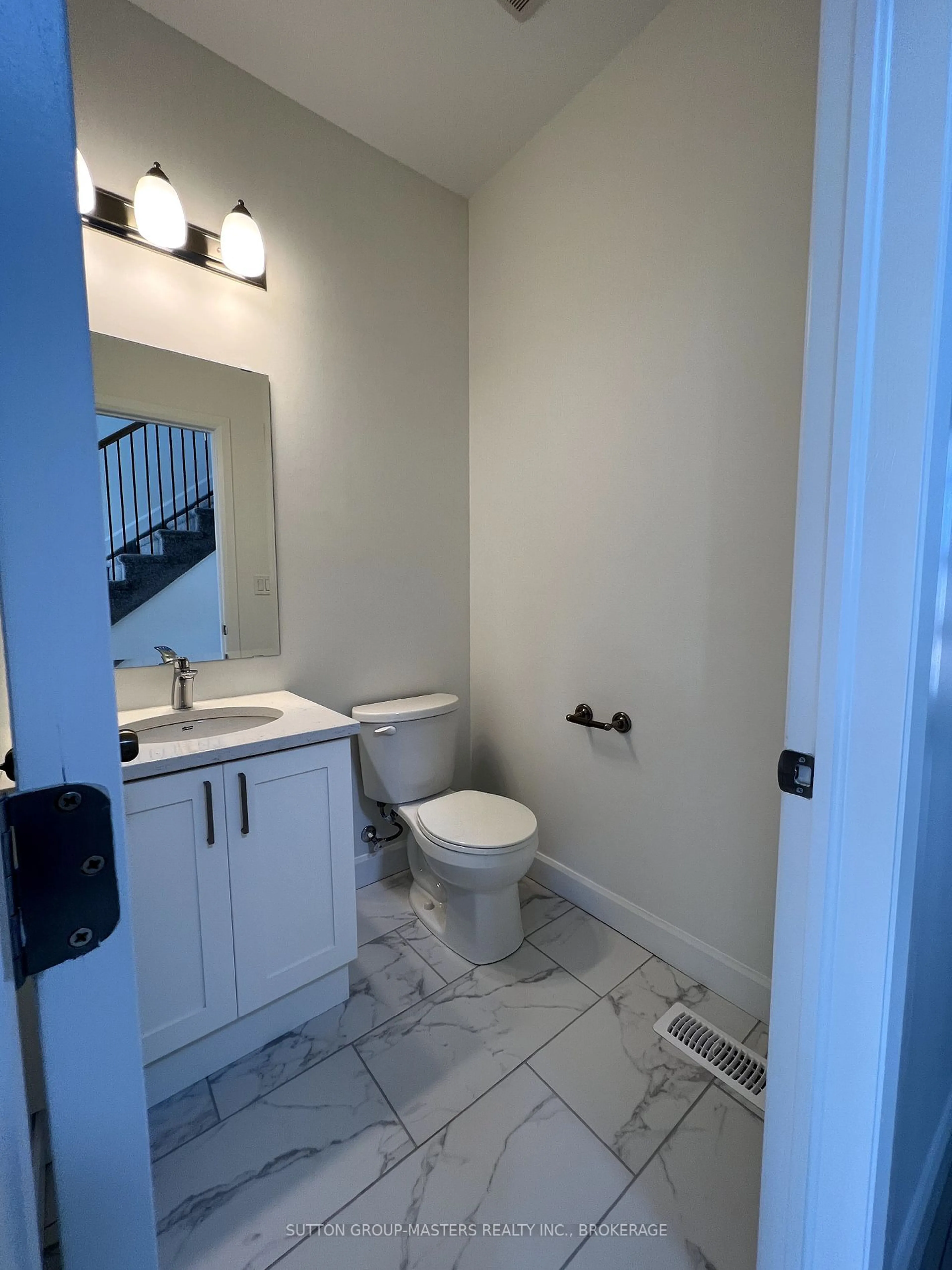 Standard bathroom, ceramic/tile floor for 201 Superior Dr, Loyalist Ontario K7N 0E9