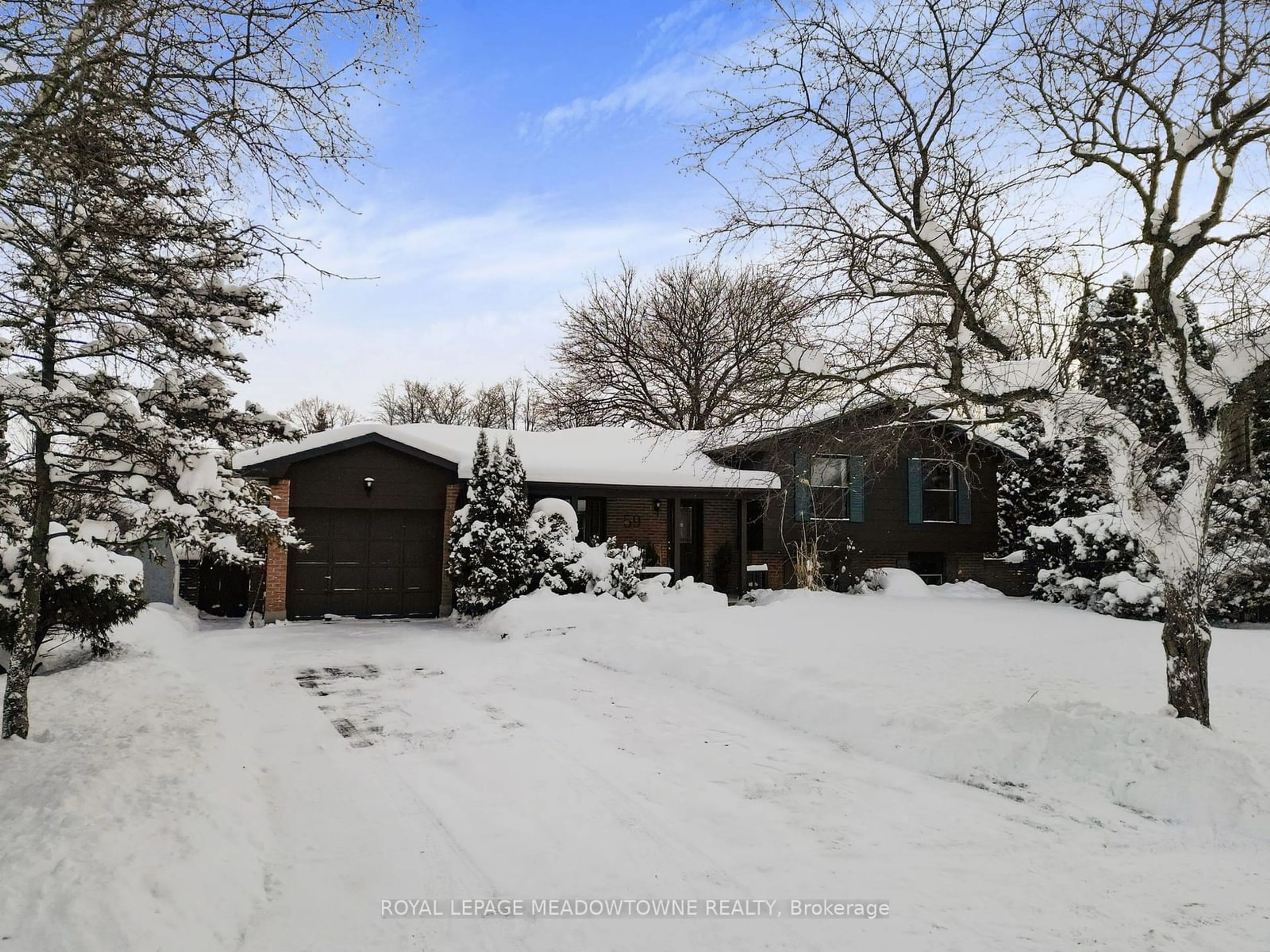 A pic from outside/outdoor area/front of a property/back of a property/a pic from drone, street for 59 Glenroy Crt, London Ontario N5Z 4H3